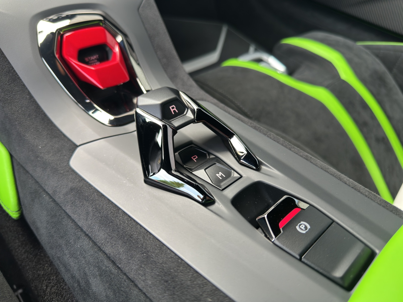 LAMBORGHINI Huracan Coupé 5.2 STO 60th Anniversary EDITION-image-18