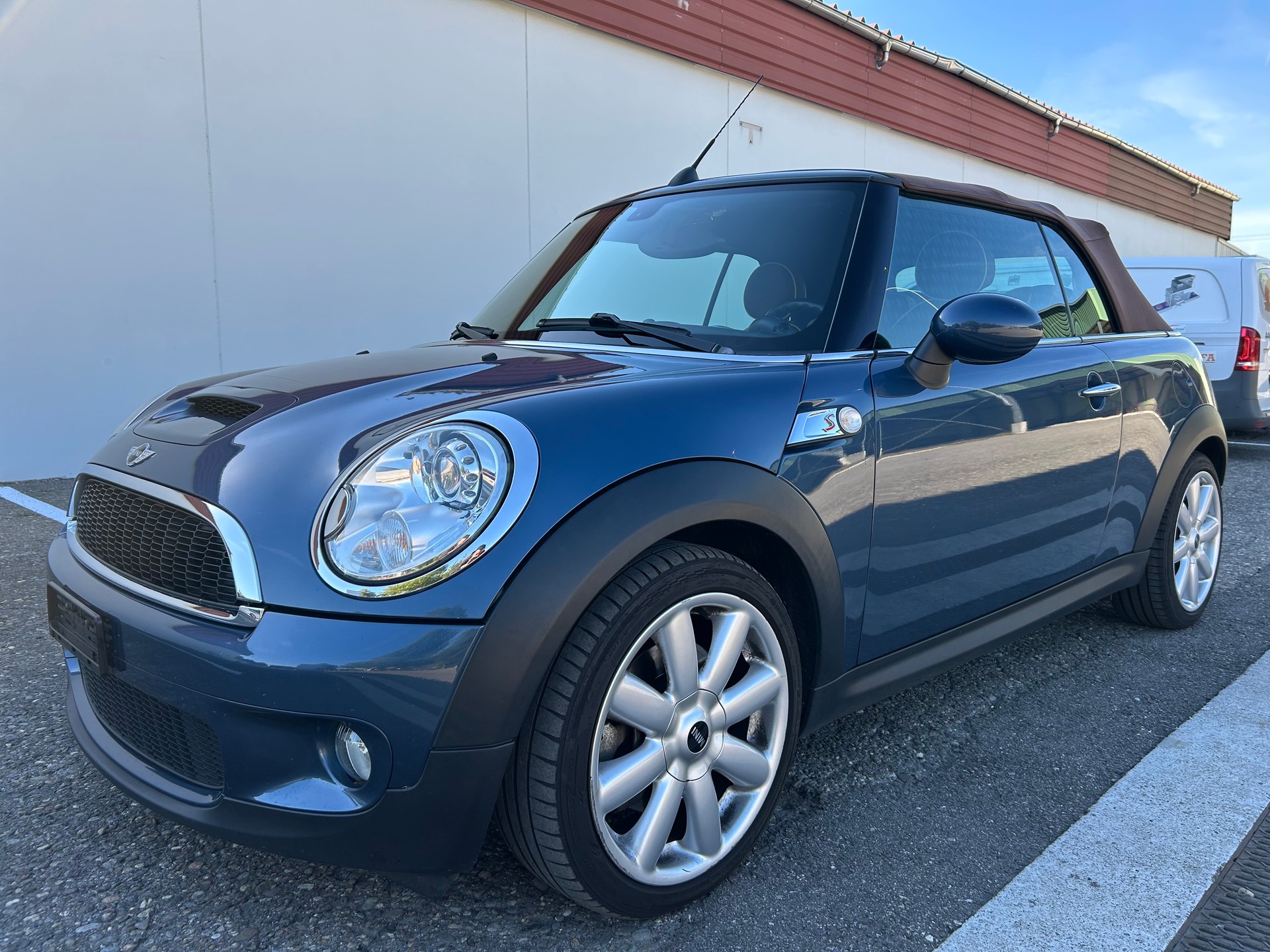 MINI Cooper S Cabriolet Steptronic-image-0