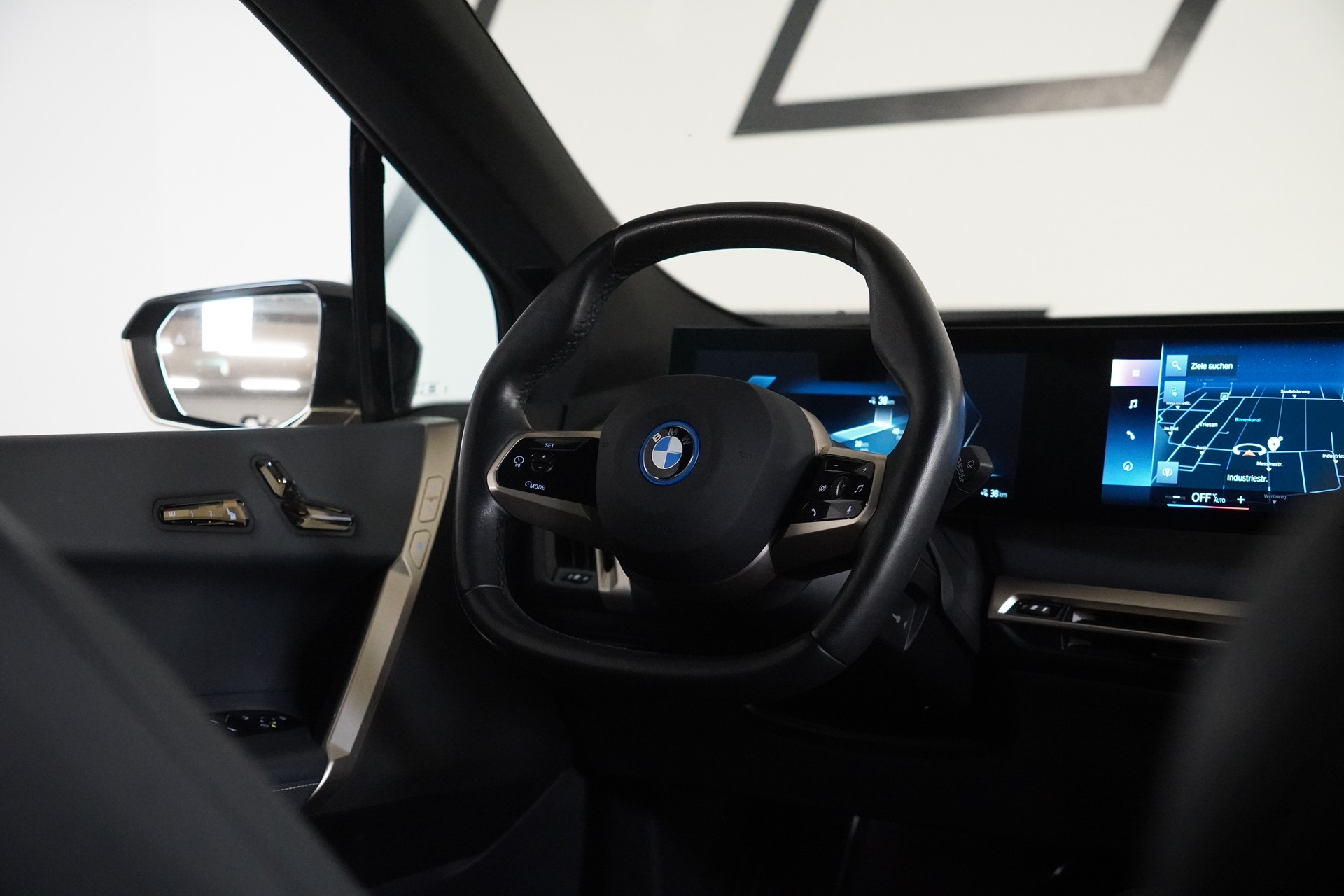 BMW iX xDrive40 Launch Edition-image-23