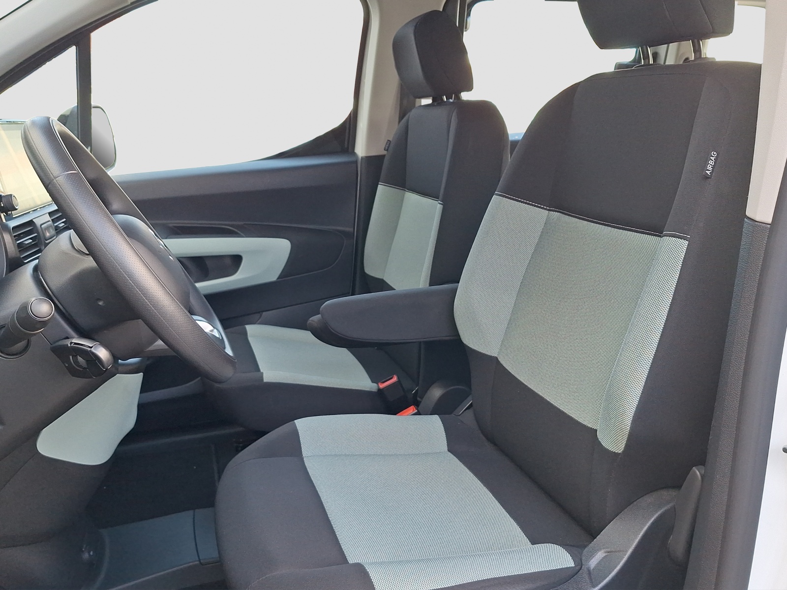 CITROEN e-Berlingo Feel-image-9