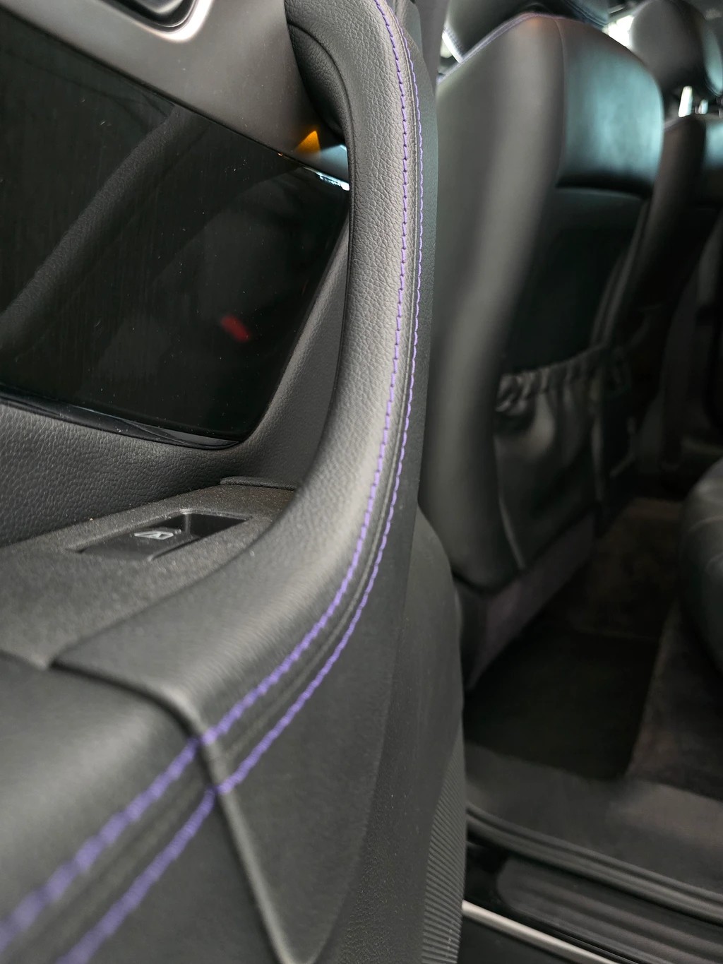 INFINITI QX70 3.7 S Premium AWD Automatic-image-13