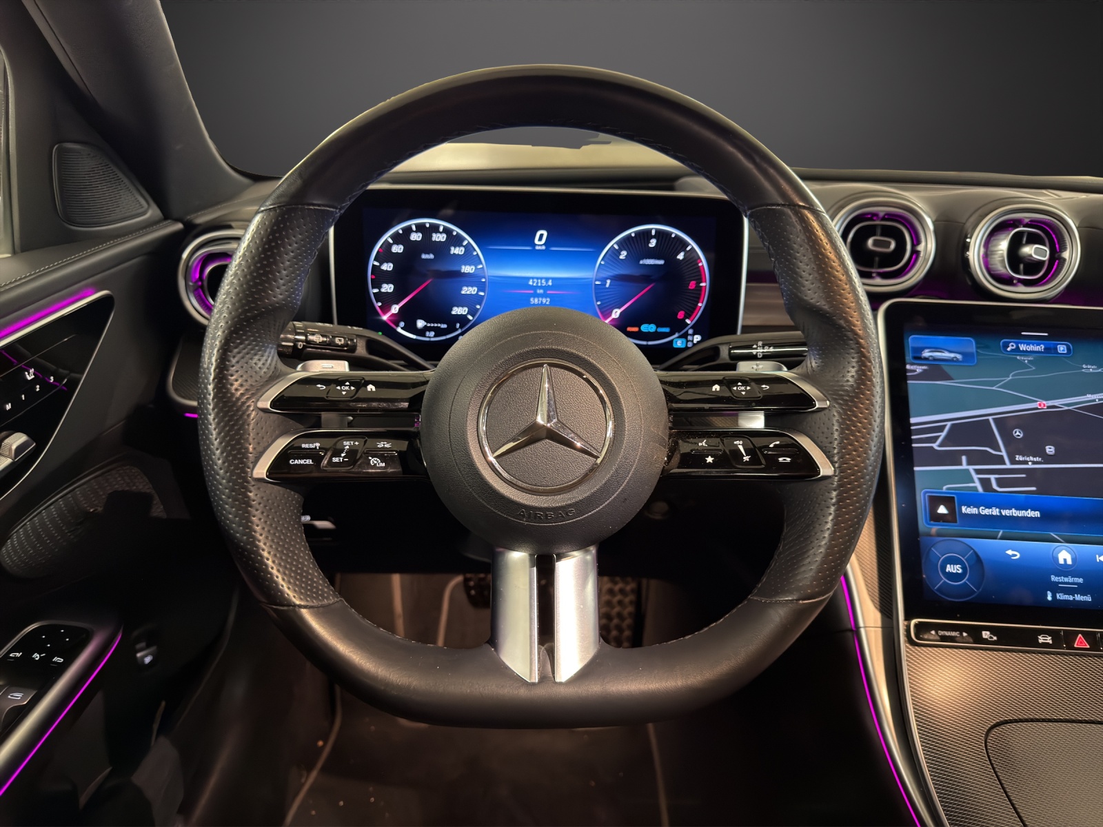 MERCEDES-BENZ C 220 d T 4Matic AMG Line-image-11