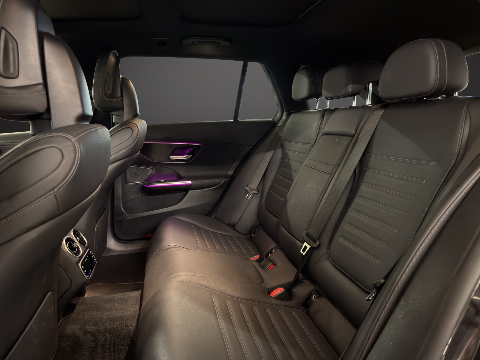 MERCEDES-BENZ C 220 d T 4Matic AMG Line-image-13