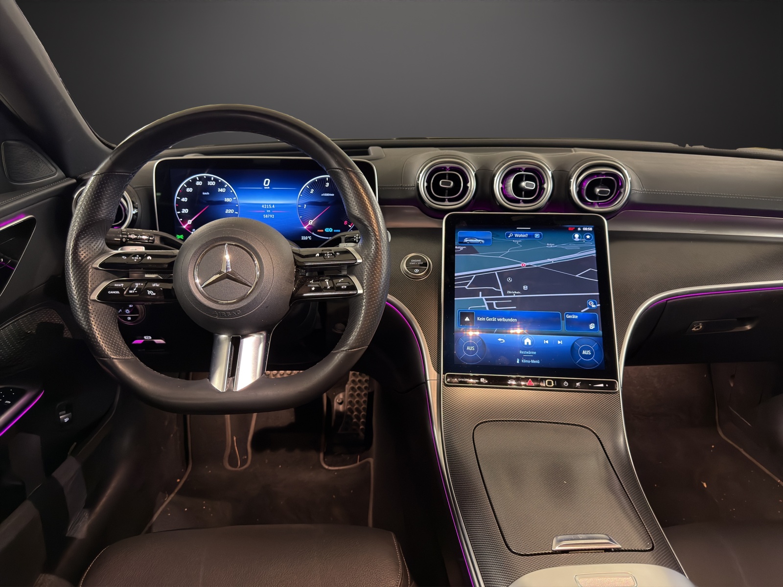 MERCEDES-BENZ C 220 d T 4Matic AMG Line-image-10
