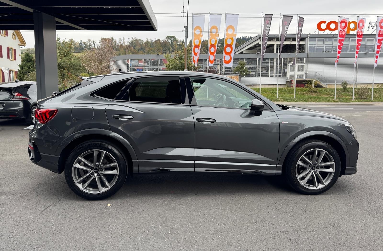 AUDI Q3 Sportback 35 TFSI S line Attraction S-tronic-image-2