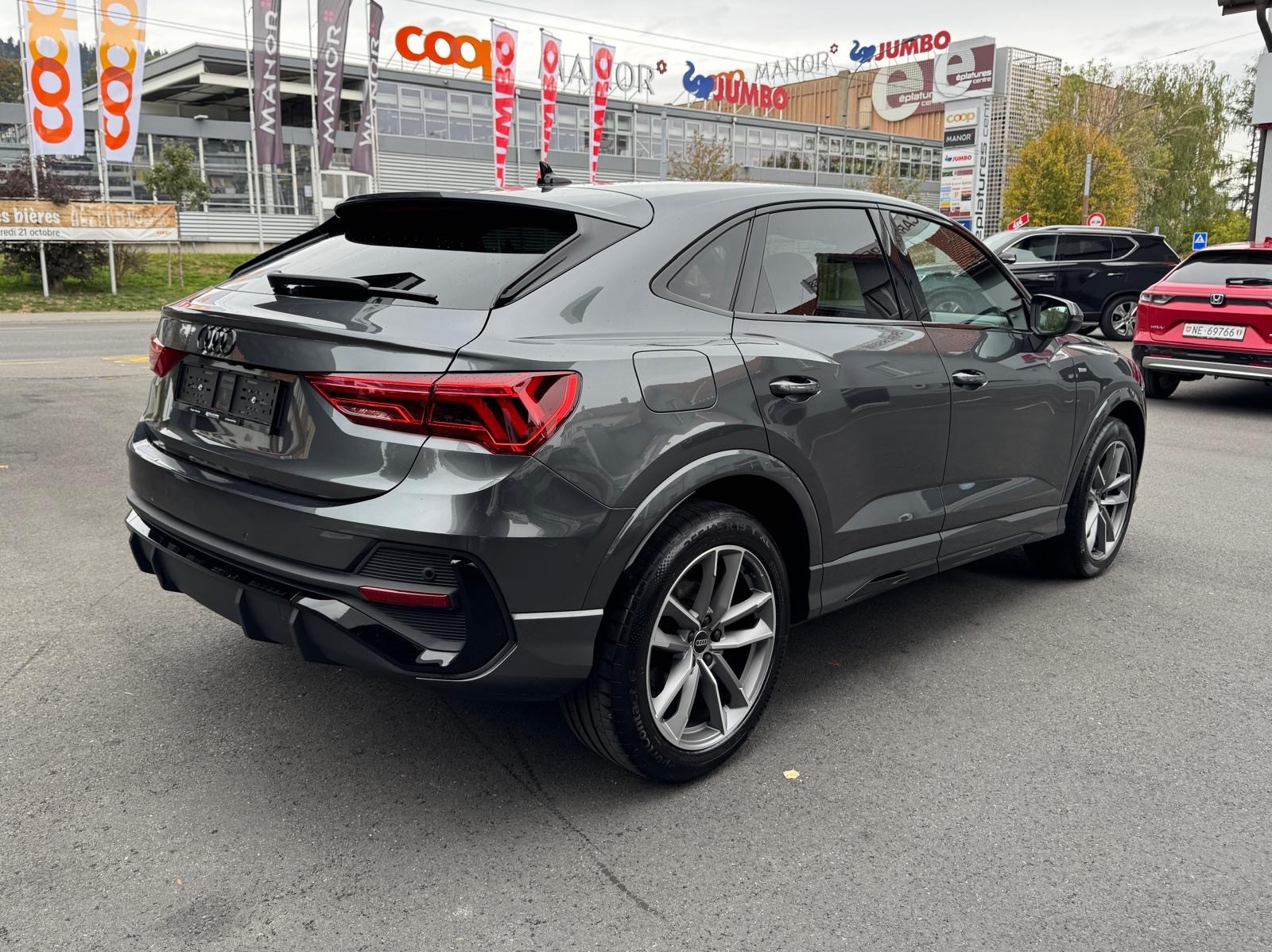 AUDI Q3 Sportback 35 TFSI S line Attraction S-tronic-image-3