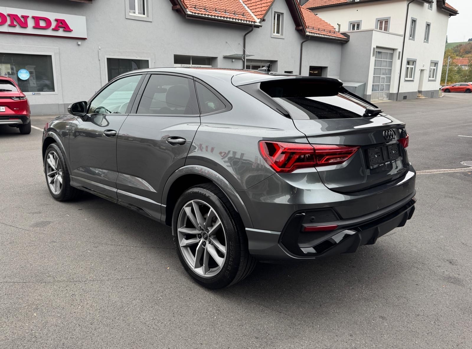 AUDI Q3 Sportback 35 TFSI S line Attraction S-tronic-image-9