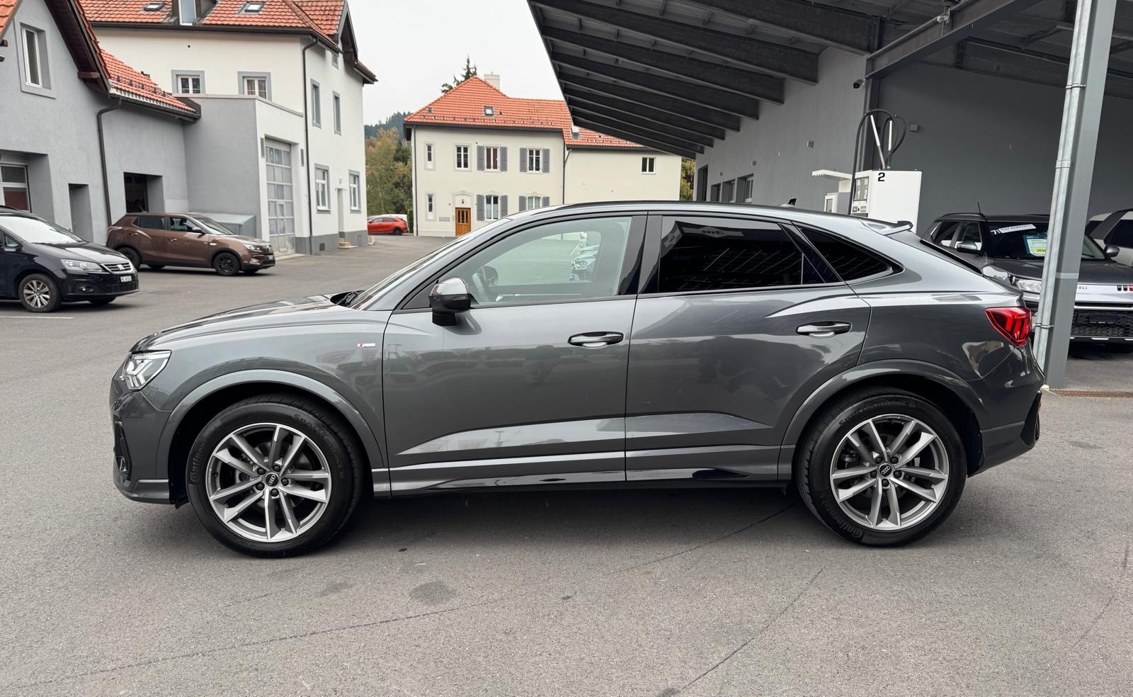 AUDI Q3 Sportback 35 TFSI S line Attraction S-tronic-image-8