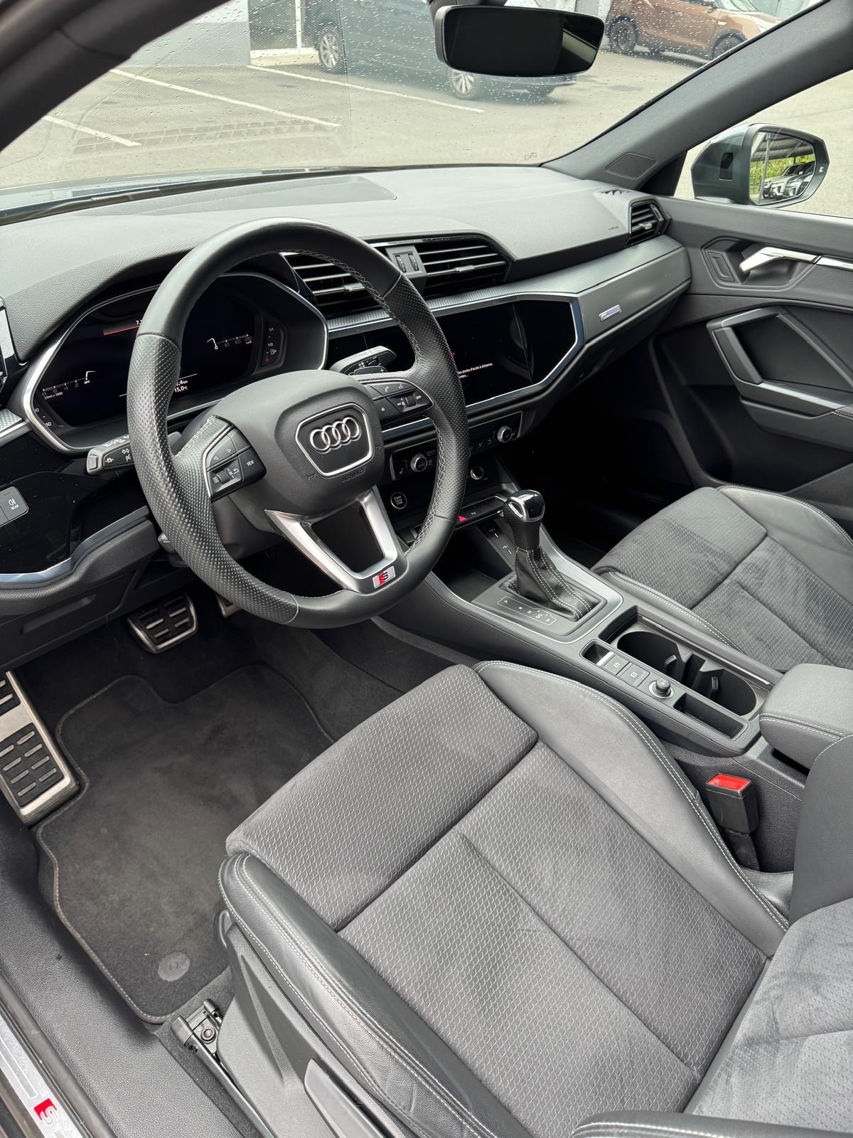 AUDI Q3 Sportback 35 TFSI S line Attraction S-tronic-image-4