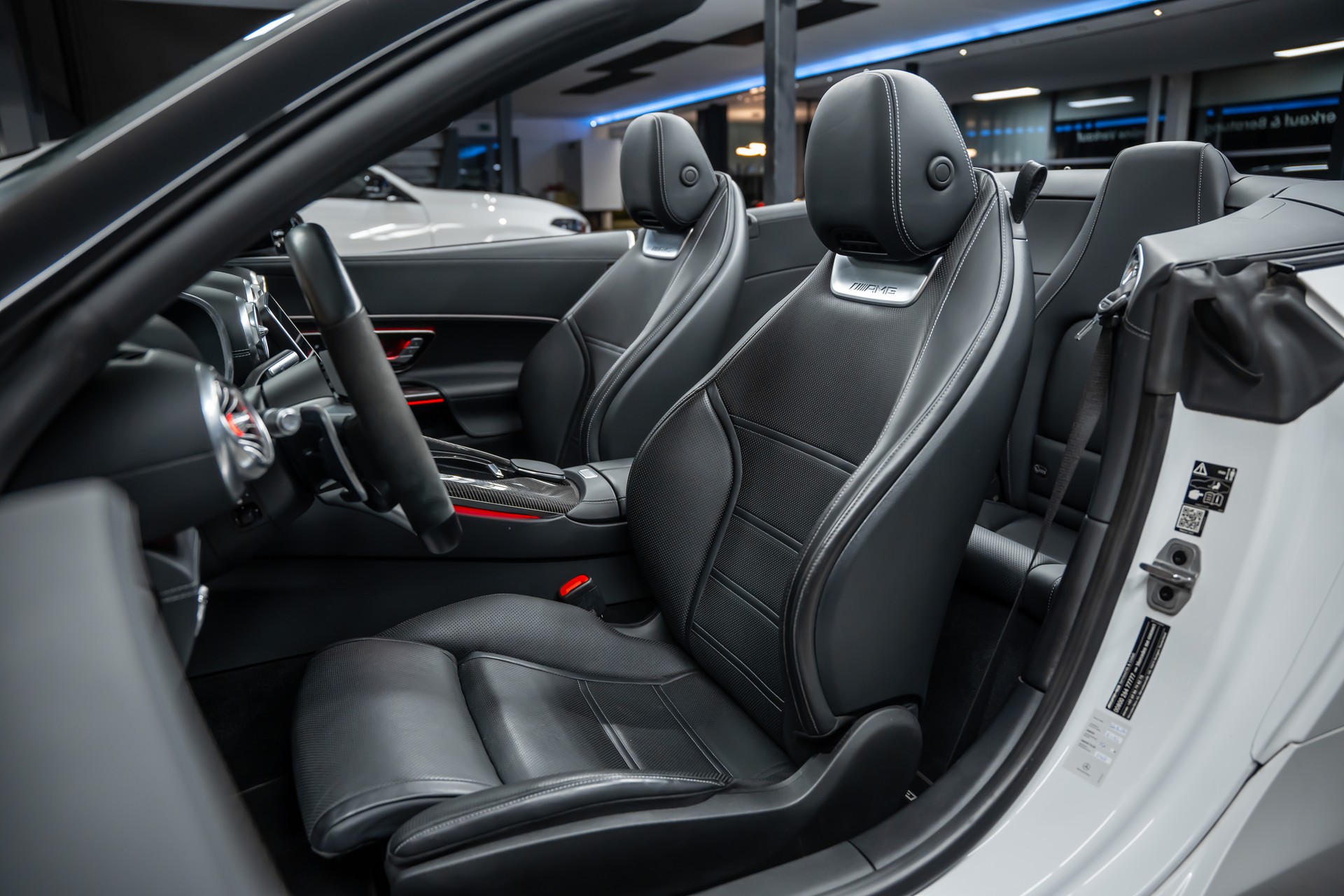 MERCEDES-BENZ AMG SL 63 4M Speedshift MCT *Carbon*Nachtsicht*Massage*-image-12