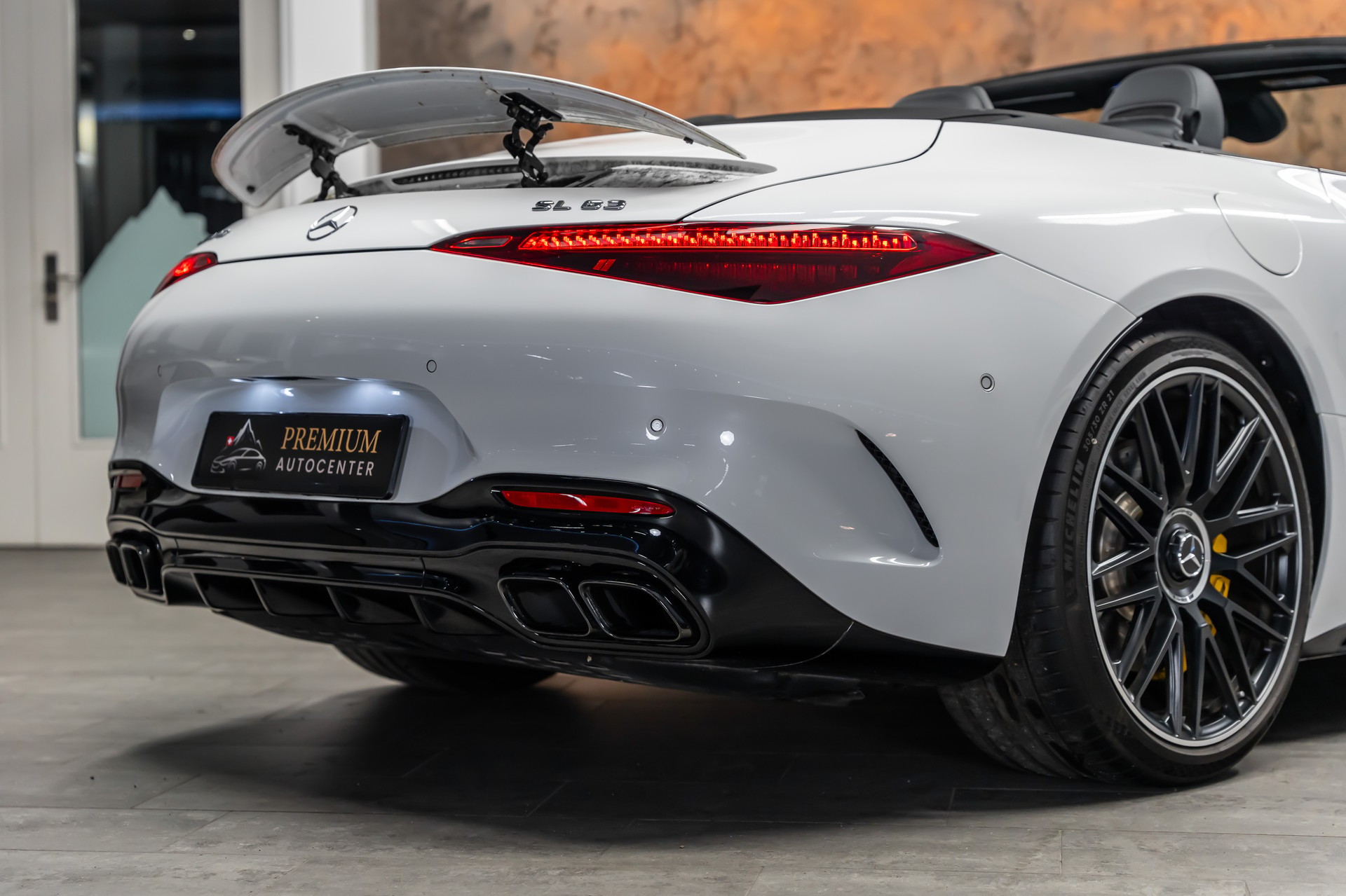 MERCEDES-BENZ AMG SL 63 4M Speedshift MCT *Carbon*Nachtsicht*Massage*-image-7