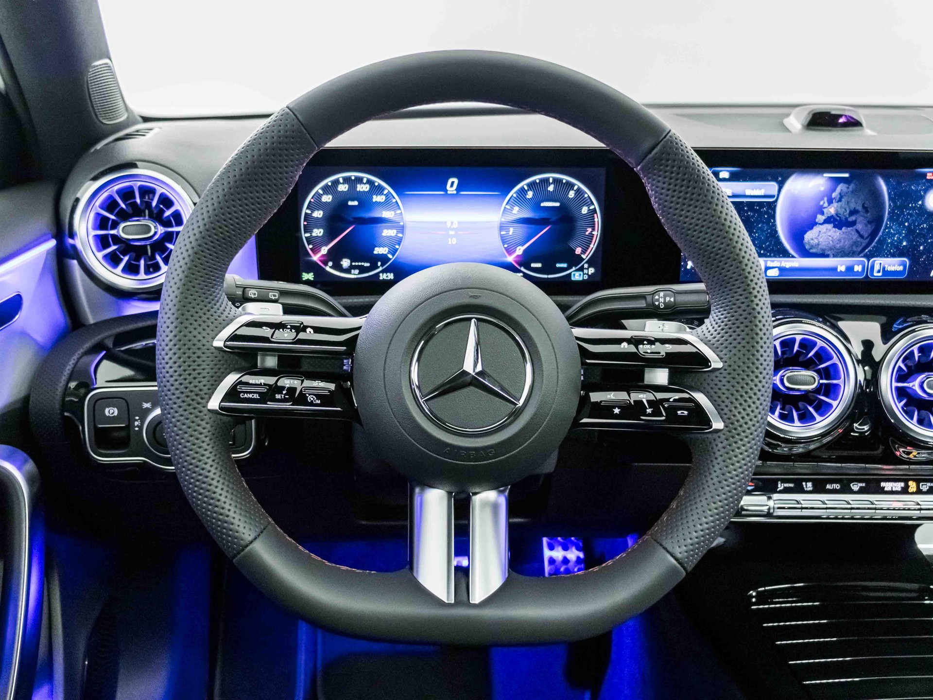 MERCEDES-BENZ A 250 4MATIC-image-10