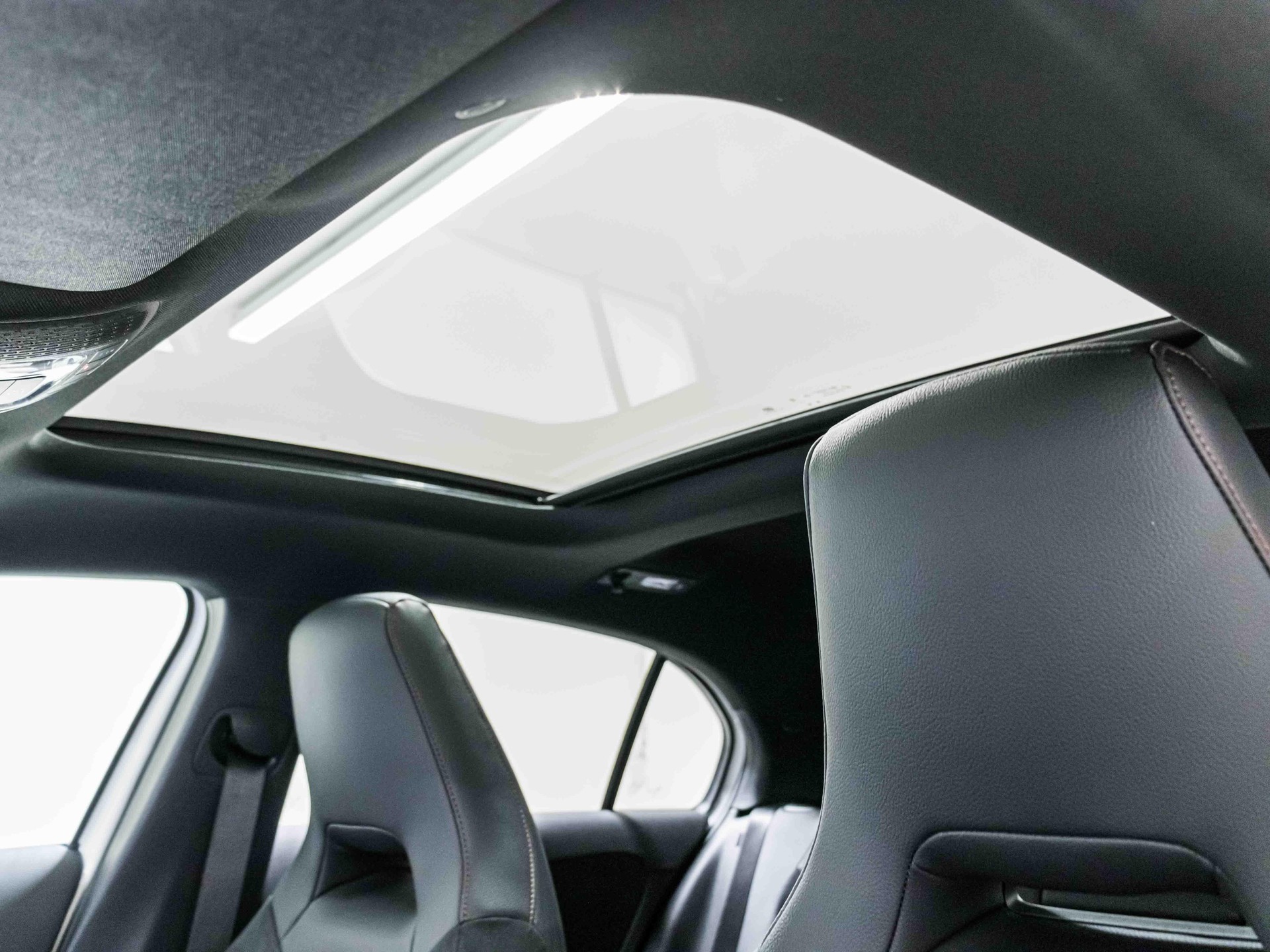 MERCEDES-BENZ A 250 4MATIC-image-8