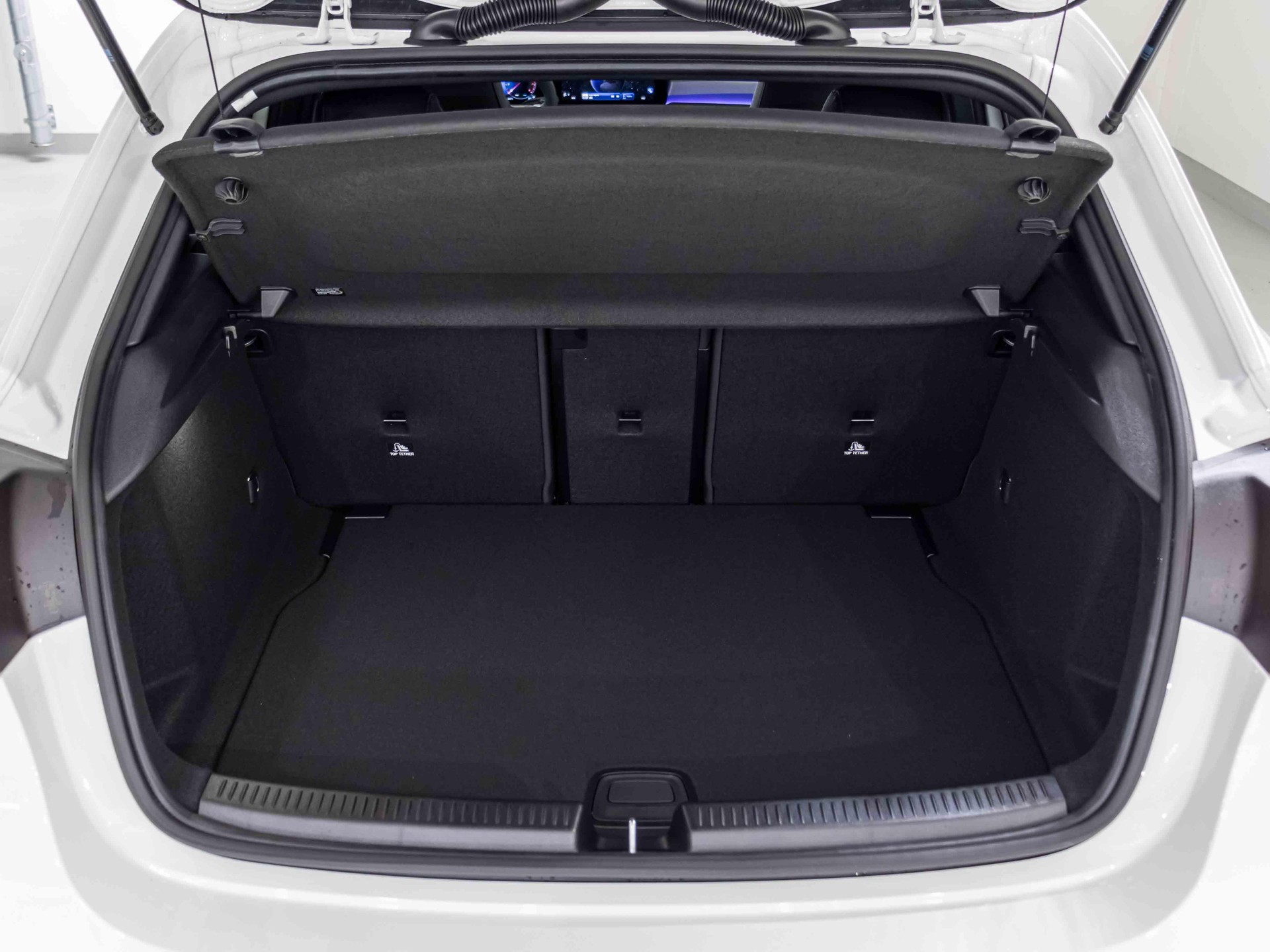 MERCEDES-BENZ A 250 4MATIC-image-13