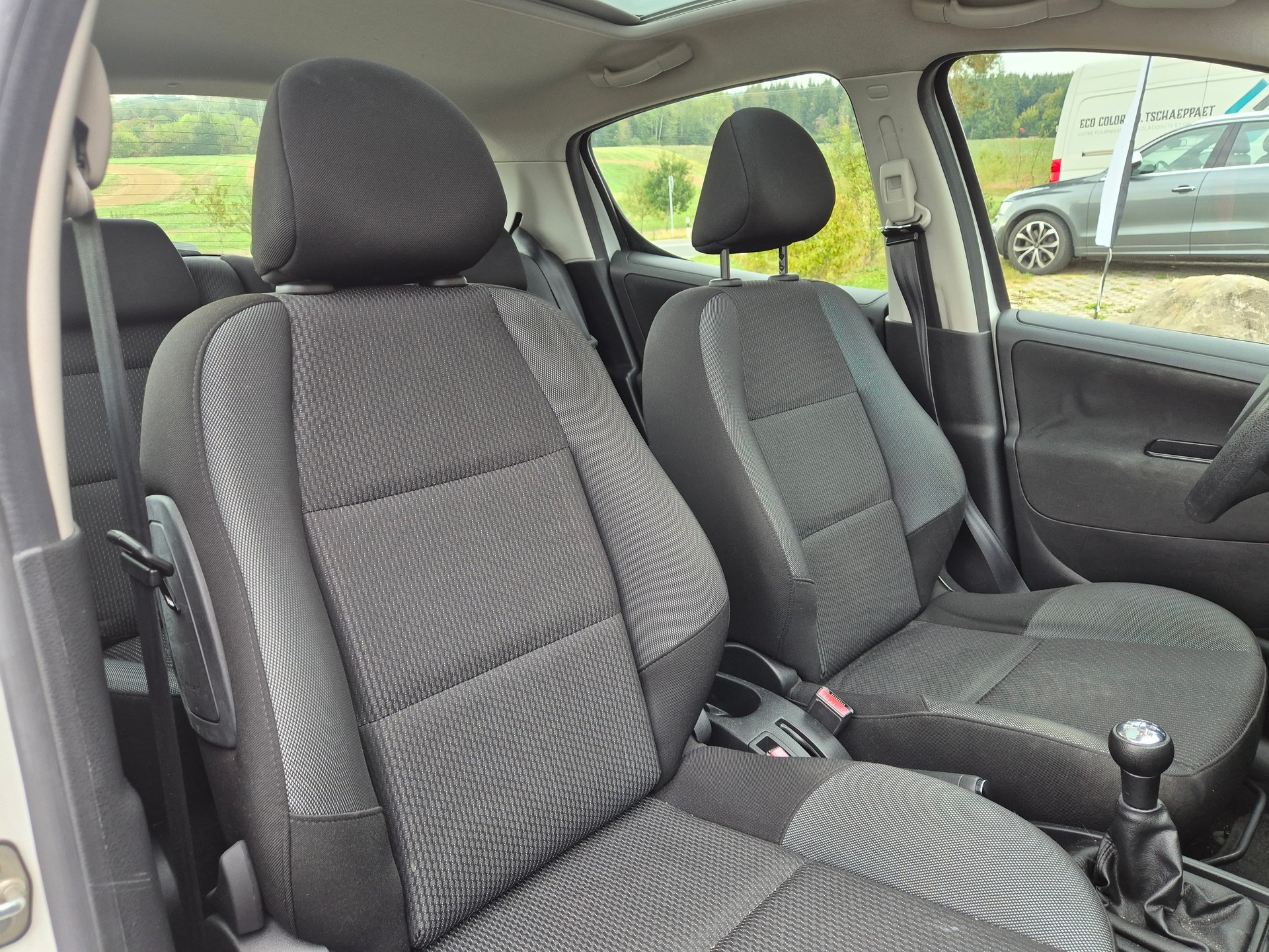 PEUGEOT 207 1.4 16V Swiss Edition-image-11