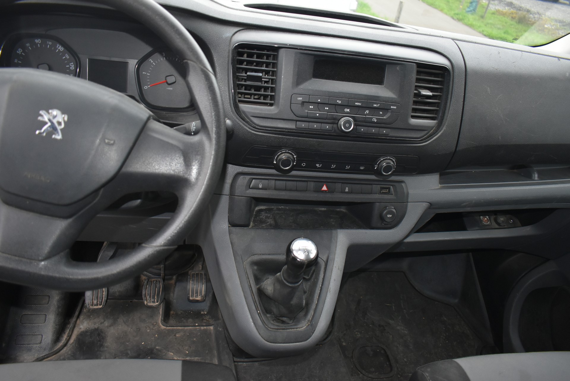 PEUGEOT Expert 1.6 BlueHDi 95 Active Compact-image-8