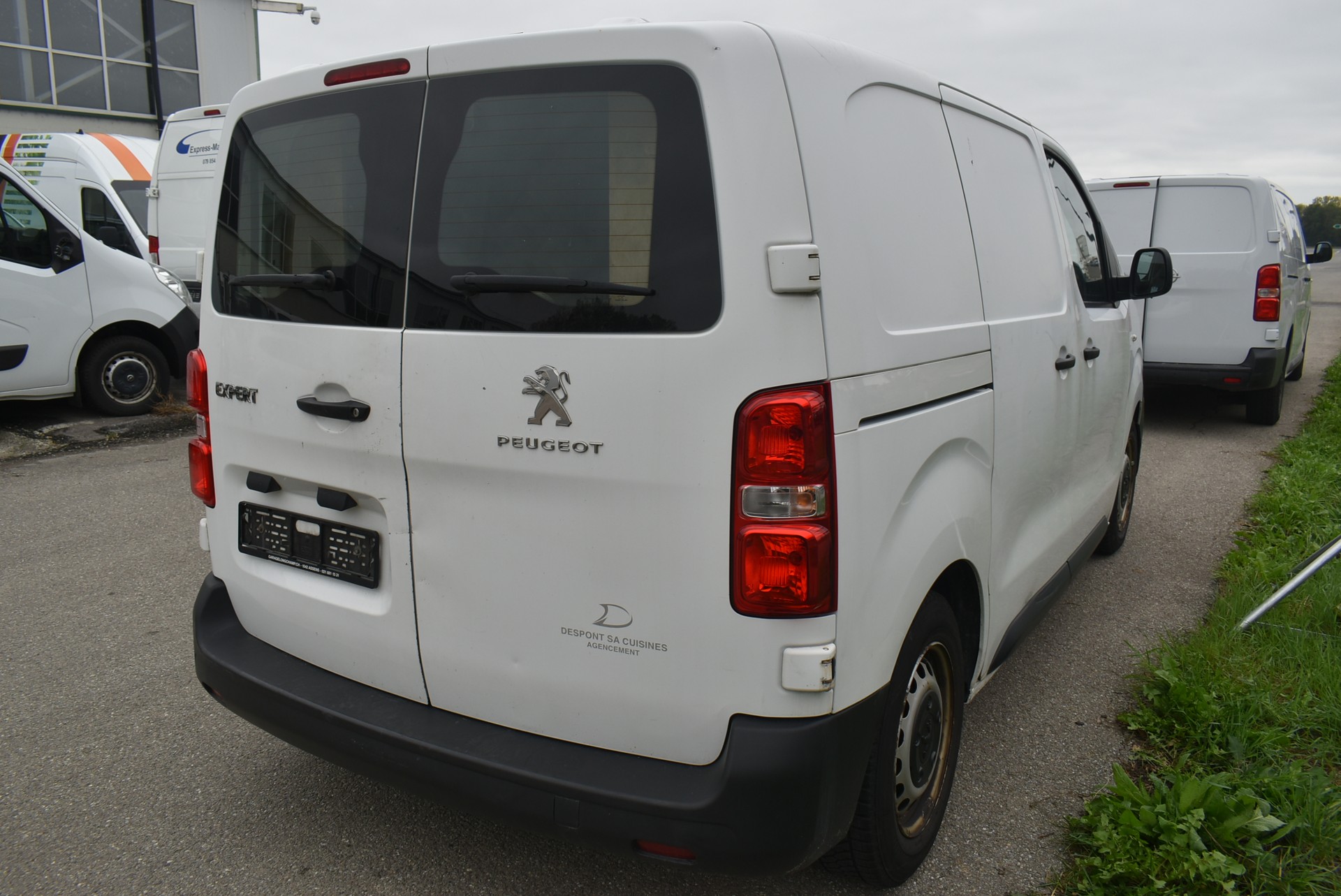PEUGEOT Expert 1.6 BlueHDi 95 Active Compact-image-4