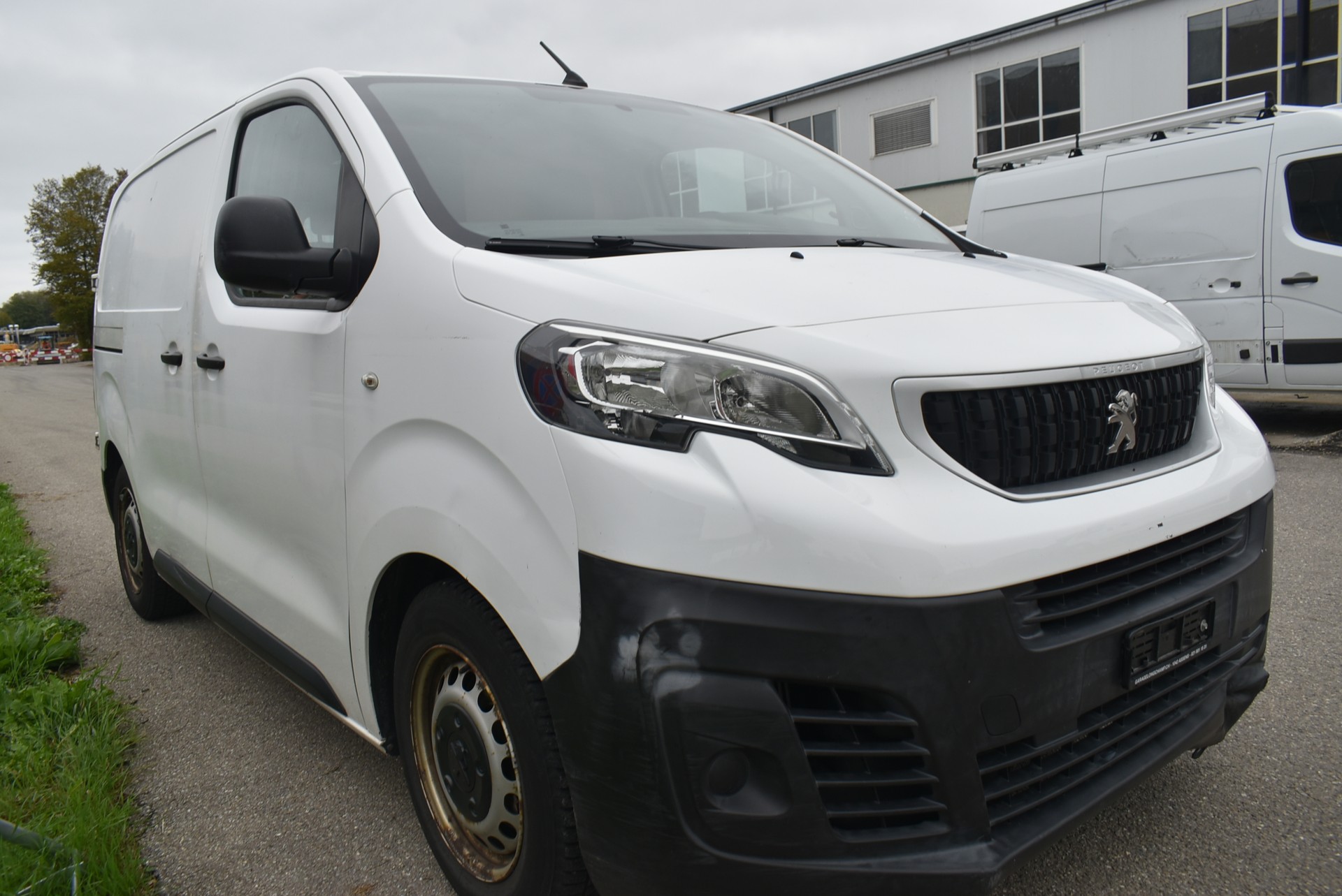 PEUGEOT Expert 1.6 BlueHDi 95 Active Compact-image-5