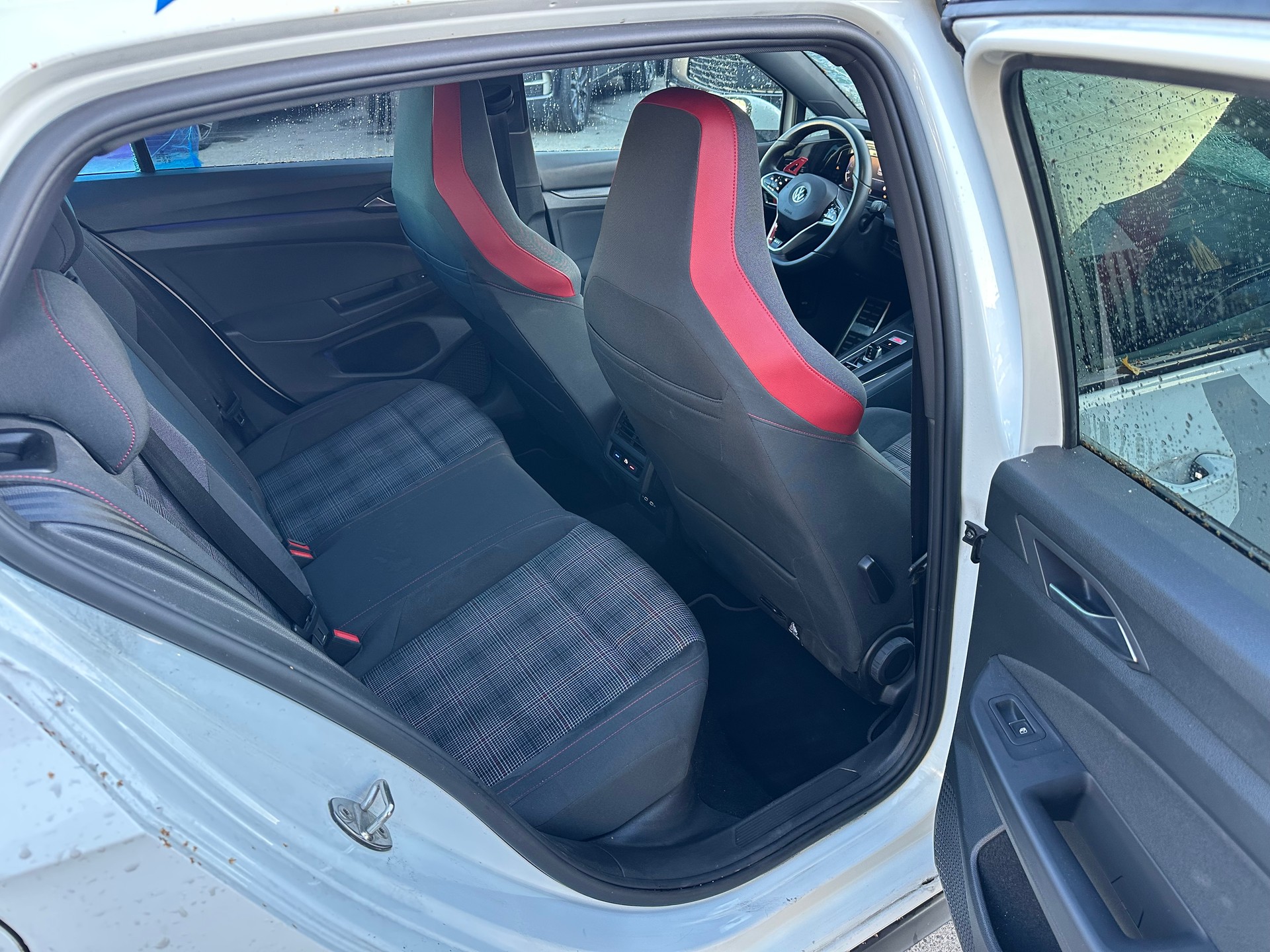 VW Golf 2.0 TSI GTI DSG-image-8