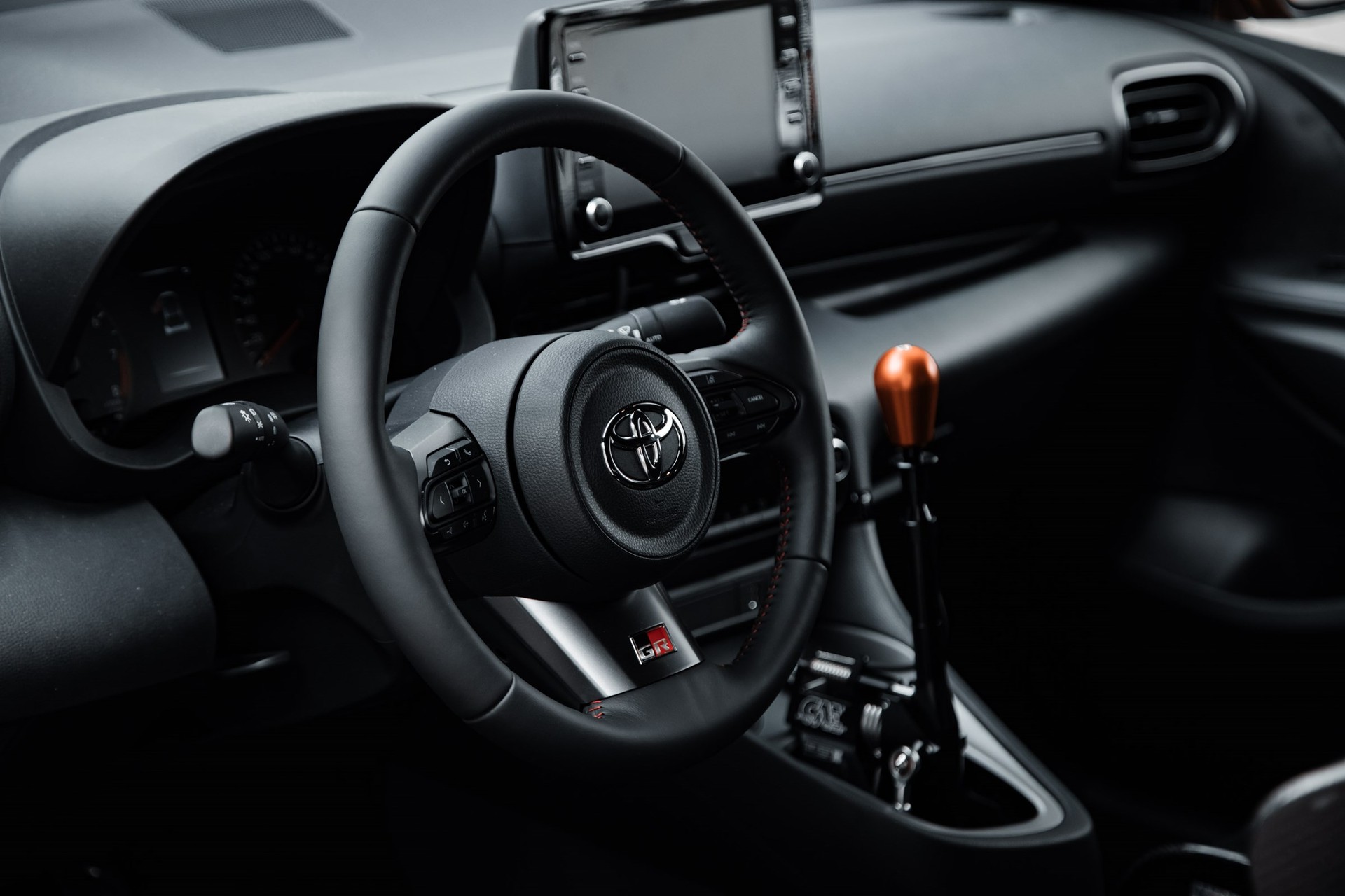 TOYOTA Yaris 1.6 GR Sport by cartech-image-19