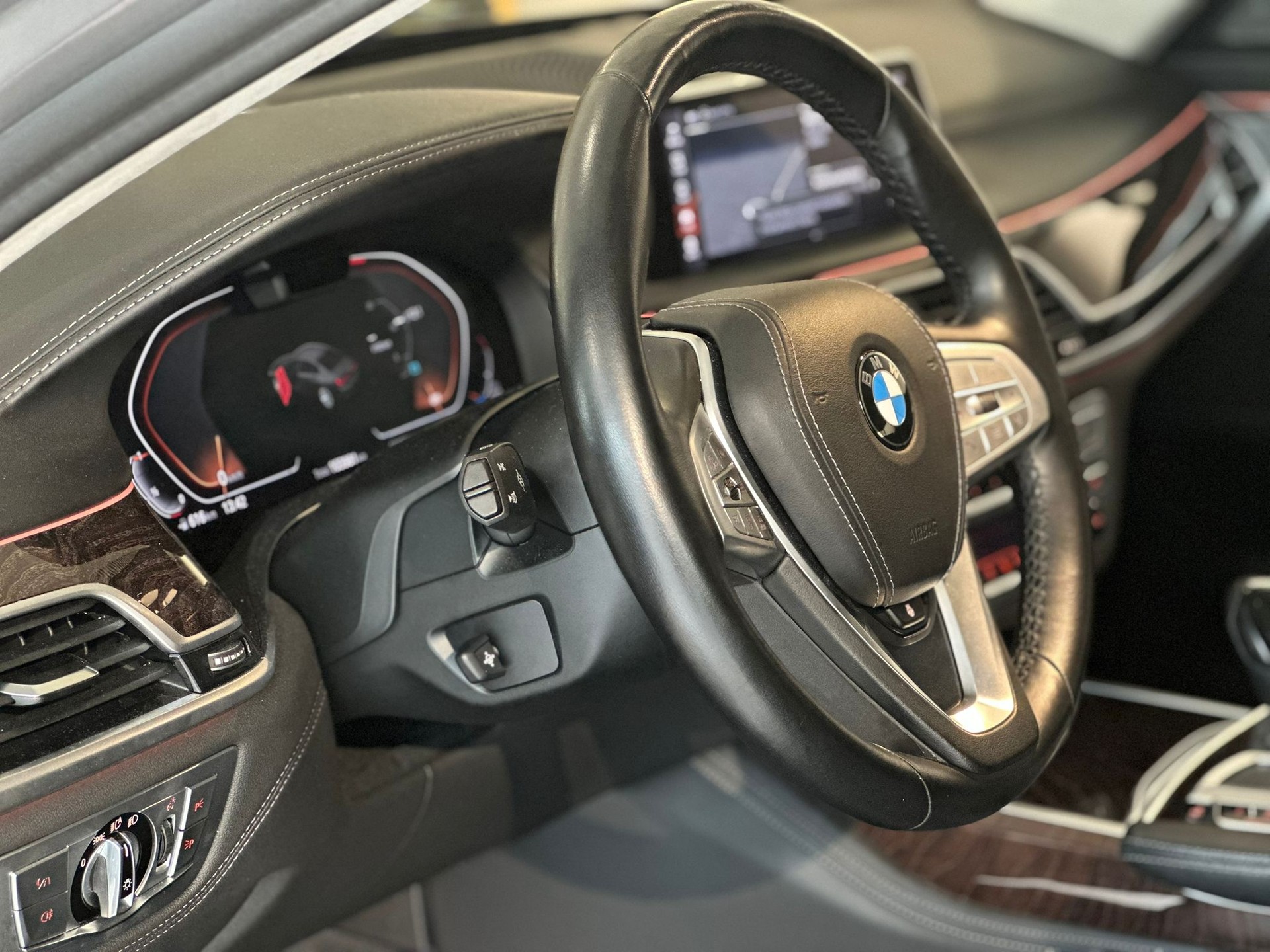 BMW 750Li xDrive M Sport Steptronic-image-11