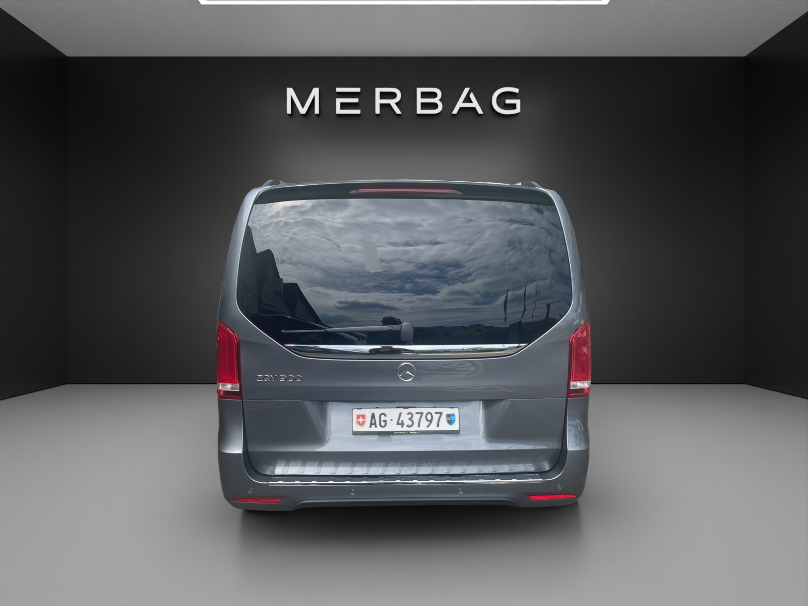 MERCEDES-BENZ EQV 300 lang-image-4