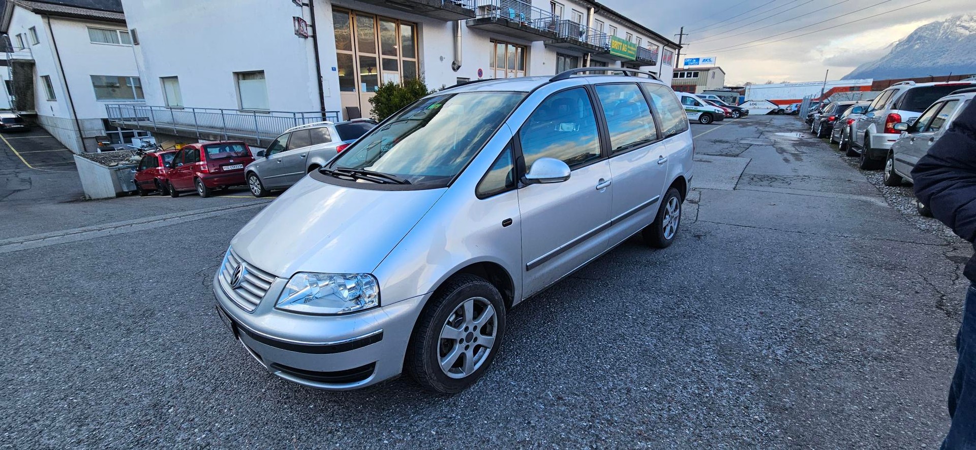 VW Sharan 1.9 TDI Freestyle 4Motion-image-1