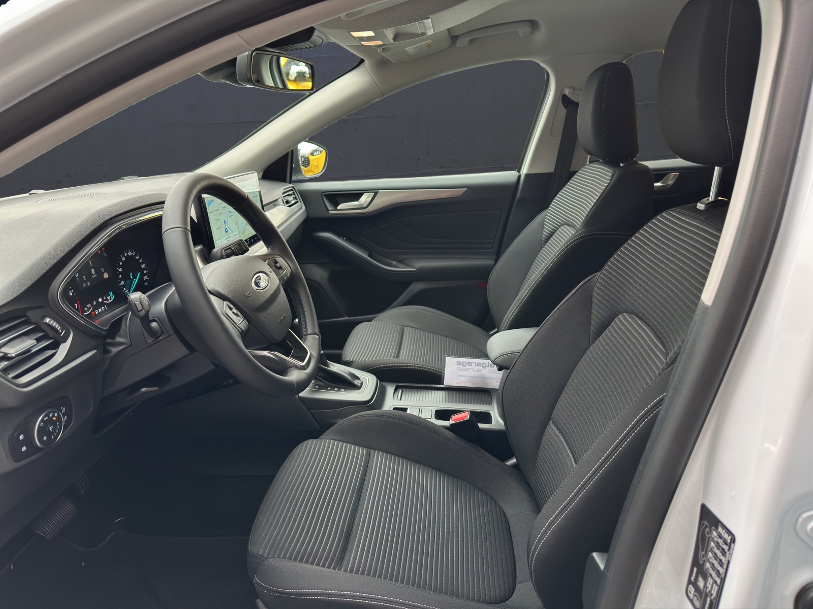 FORD Focus Kombi 1.0i EcoBoost Hybrid 155 PS Titanium AUTOMAT-image-6