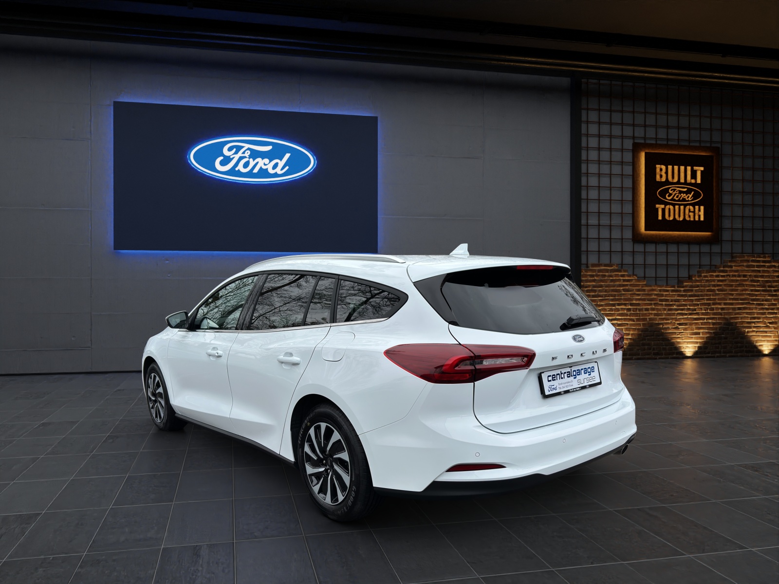 FORD Focus Kombi 1.0i EcoBoost Hybrid 155 PS Titanium AUTOMAT-showroom-element-2