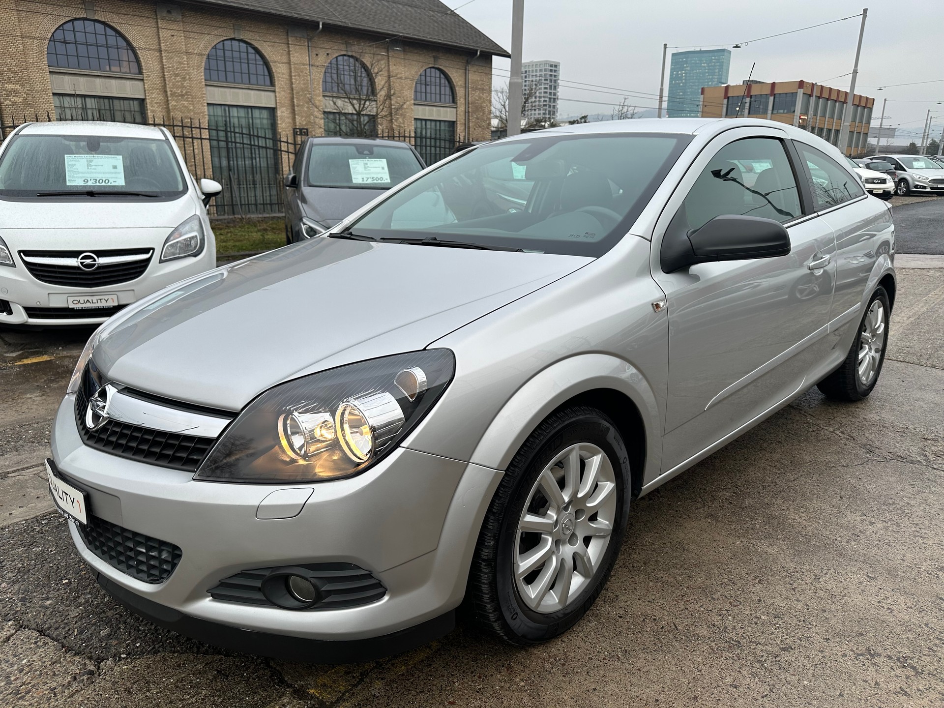 OPEL Astra GTC 1.8i 16V Cosmo-image-0