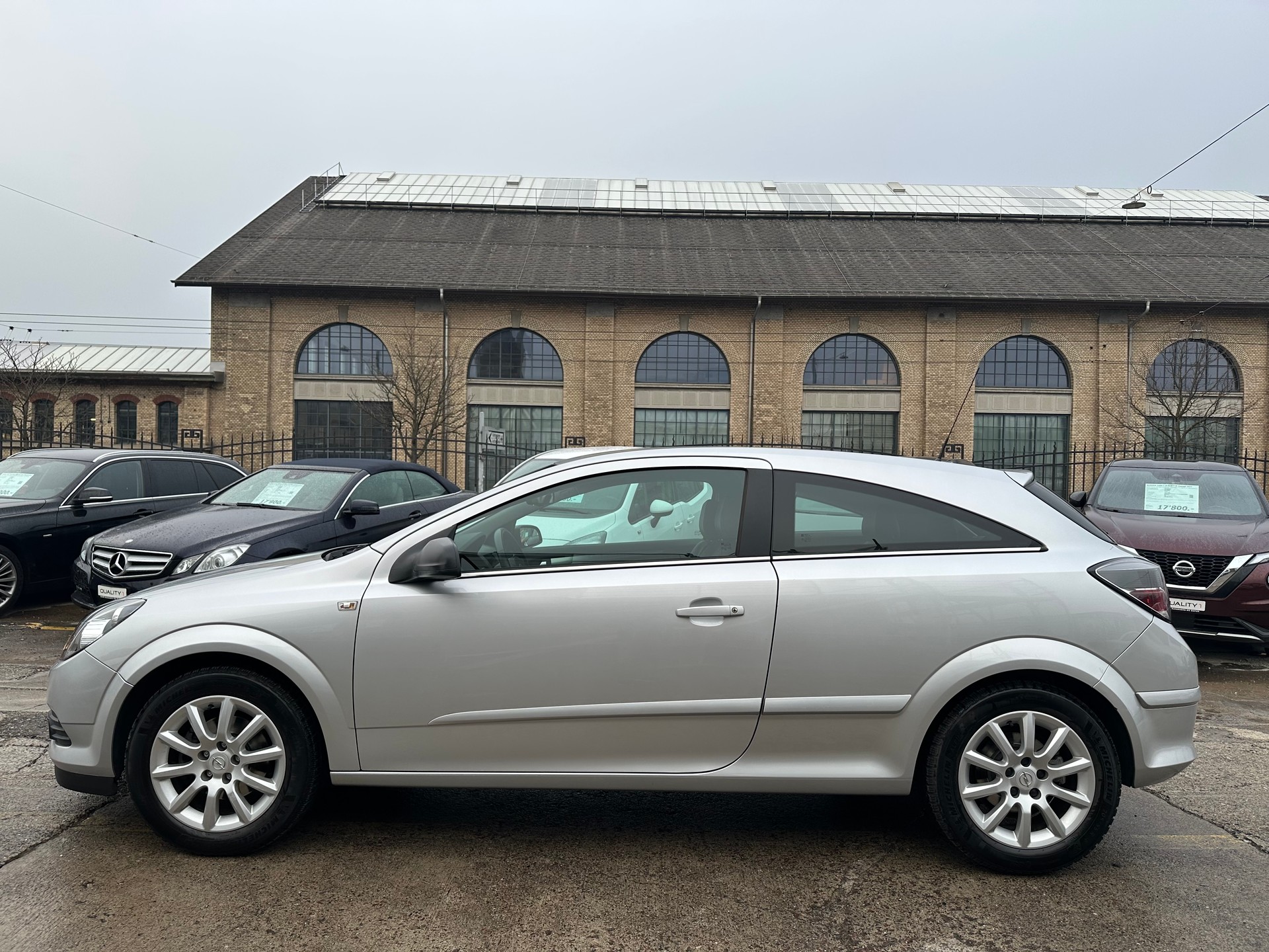 OPEL Astra GTC 1.8i 16V Cosmo-image-3