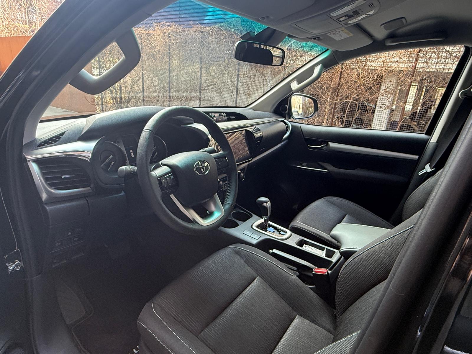 TOYOTA Hilux 2.4d Style Double Cab 4x4 A-image-8