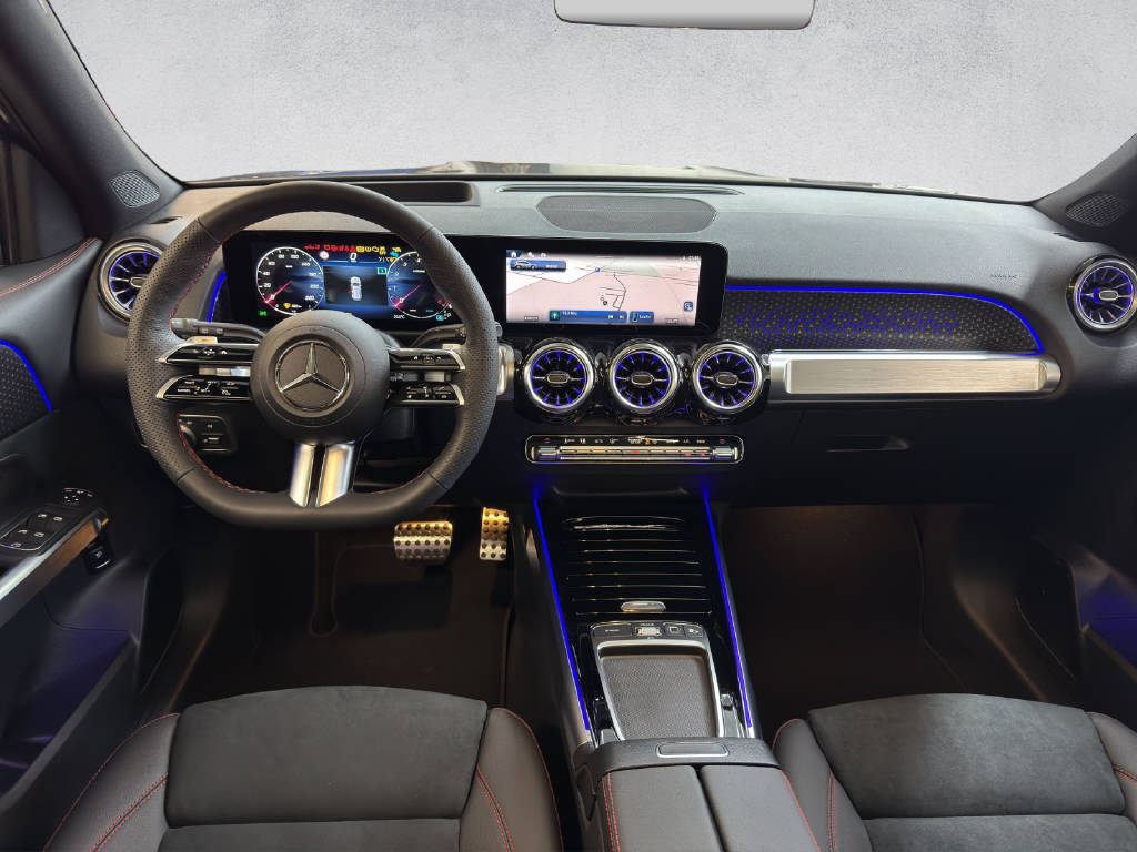 MERCEDES-BENZ GLB 200 AMG Line-image-14