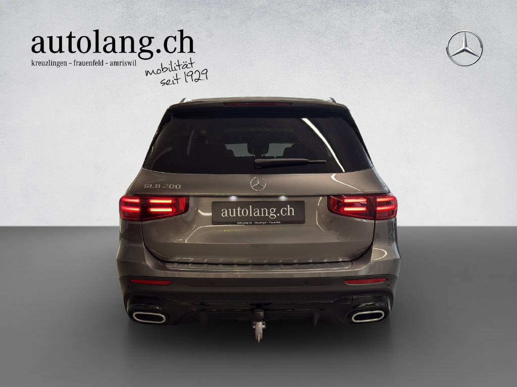 MERCEDES-BENZ GLB 200 AMG Line-image-16