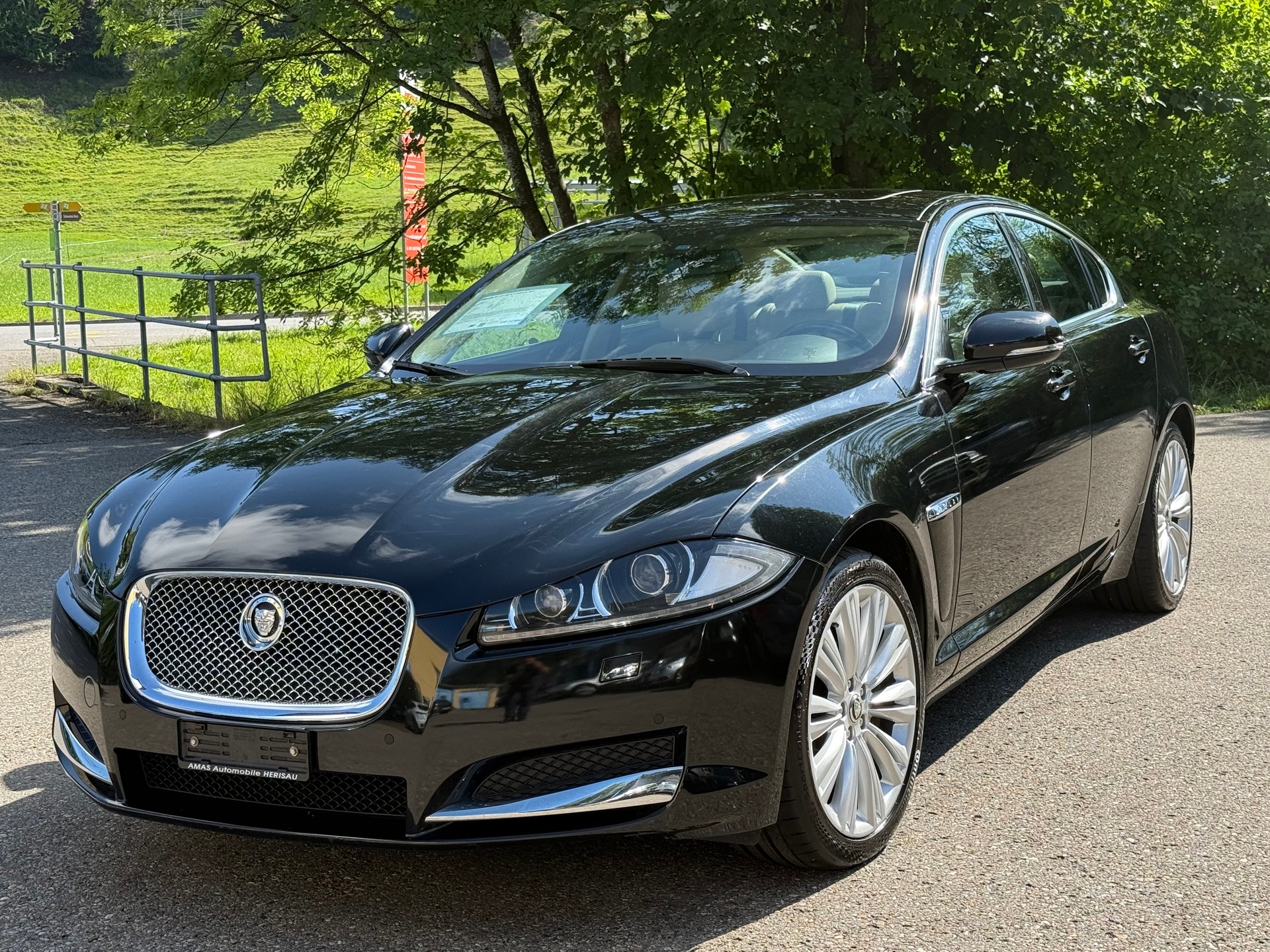 JAGUAR XF 3.0 V6 S/C Luxury 4x4-image-9