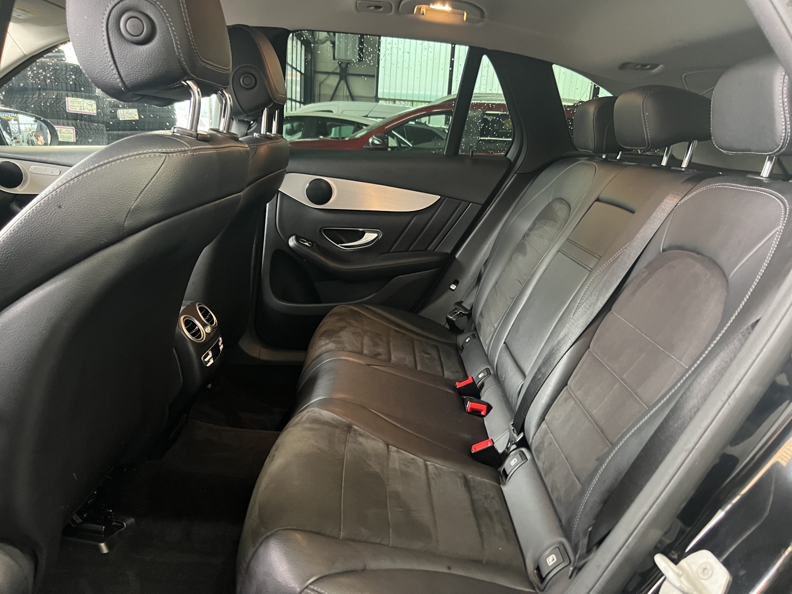 MERCEDES-BENZ GLC 250d Off-Road 4Matic 9G-Tronic-image-25