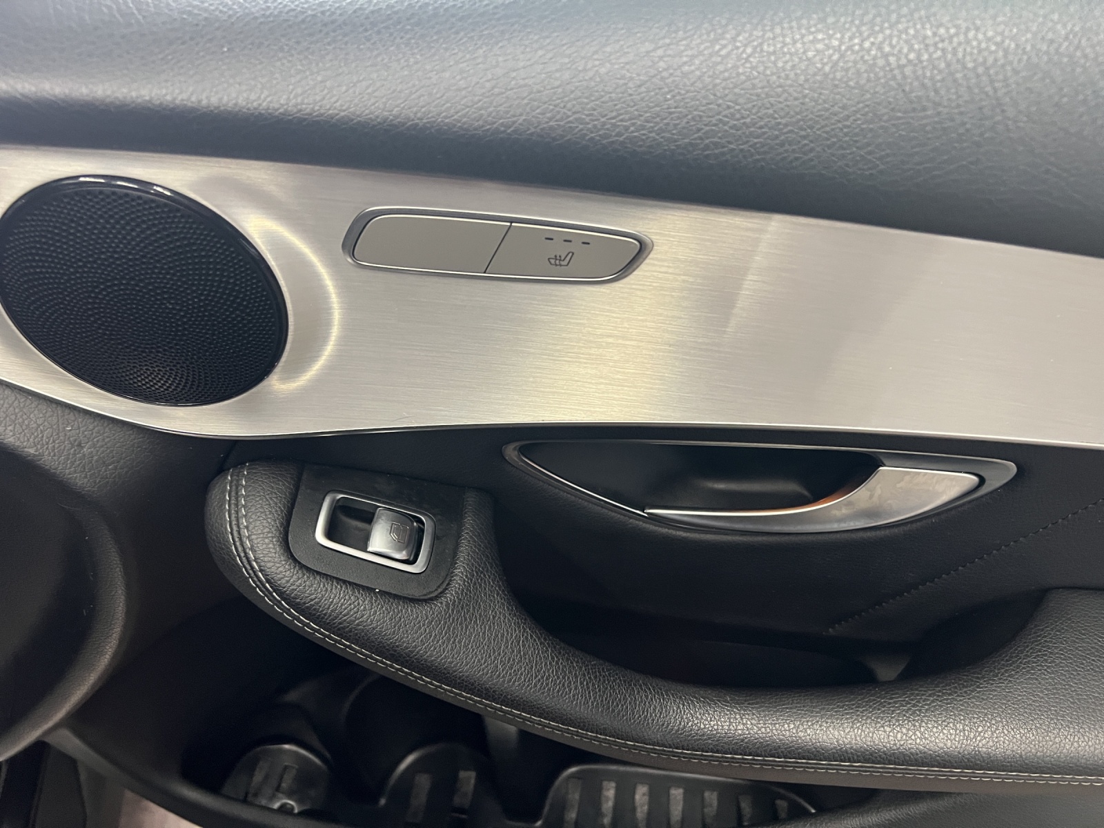 MERCEDES-BENZ GLC 250d Off-Road 4Matic 9G-Tronic-image-16