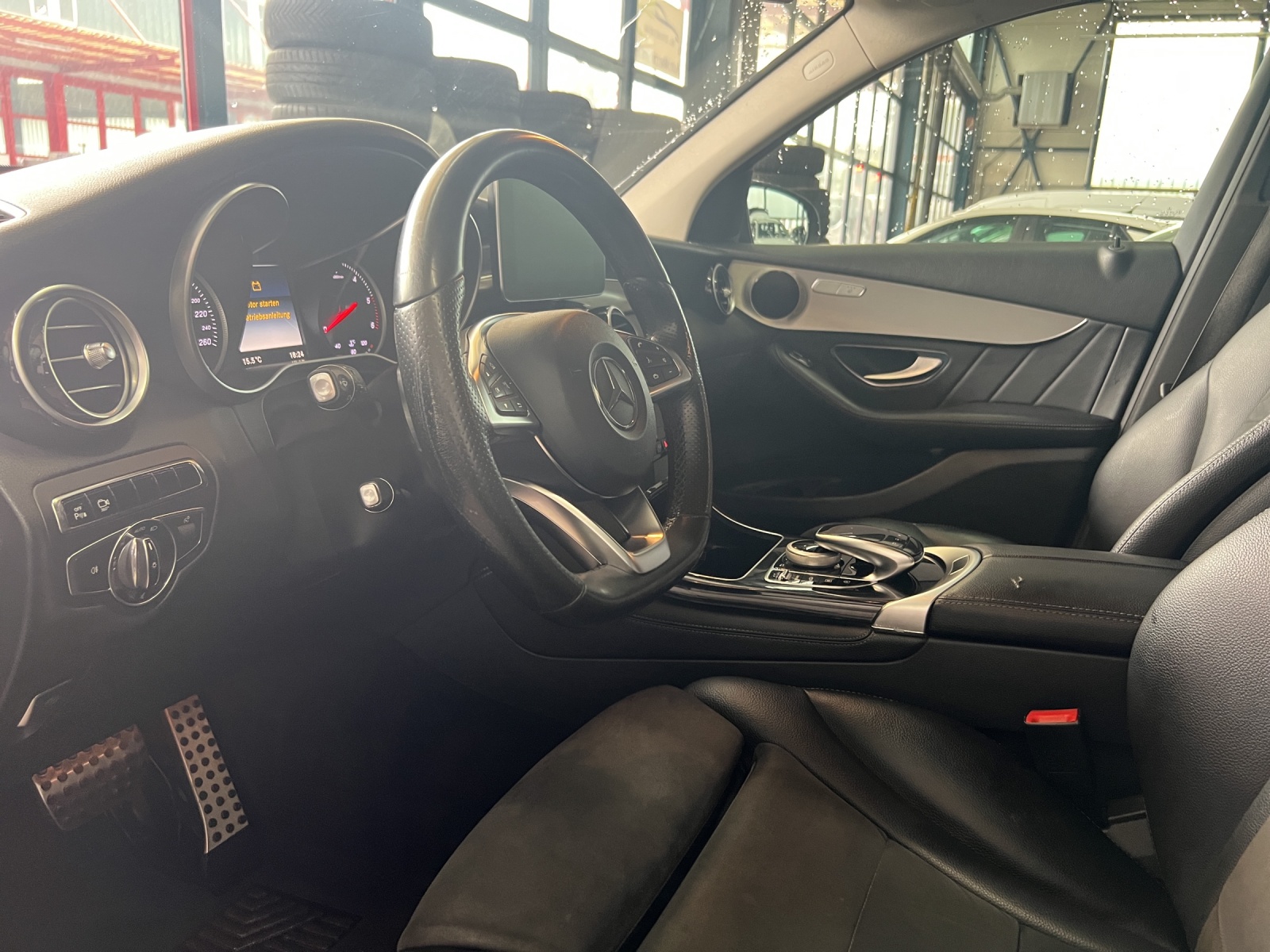 MERCEDES-BENZ GLC 250d Off-Road 4Matic 9G-Tronic-image-23