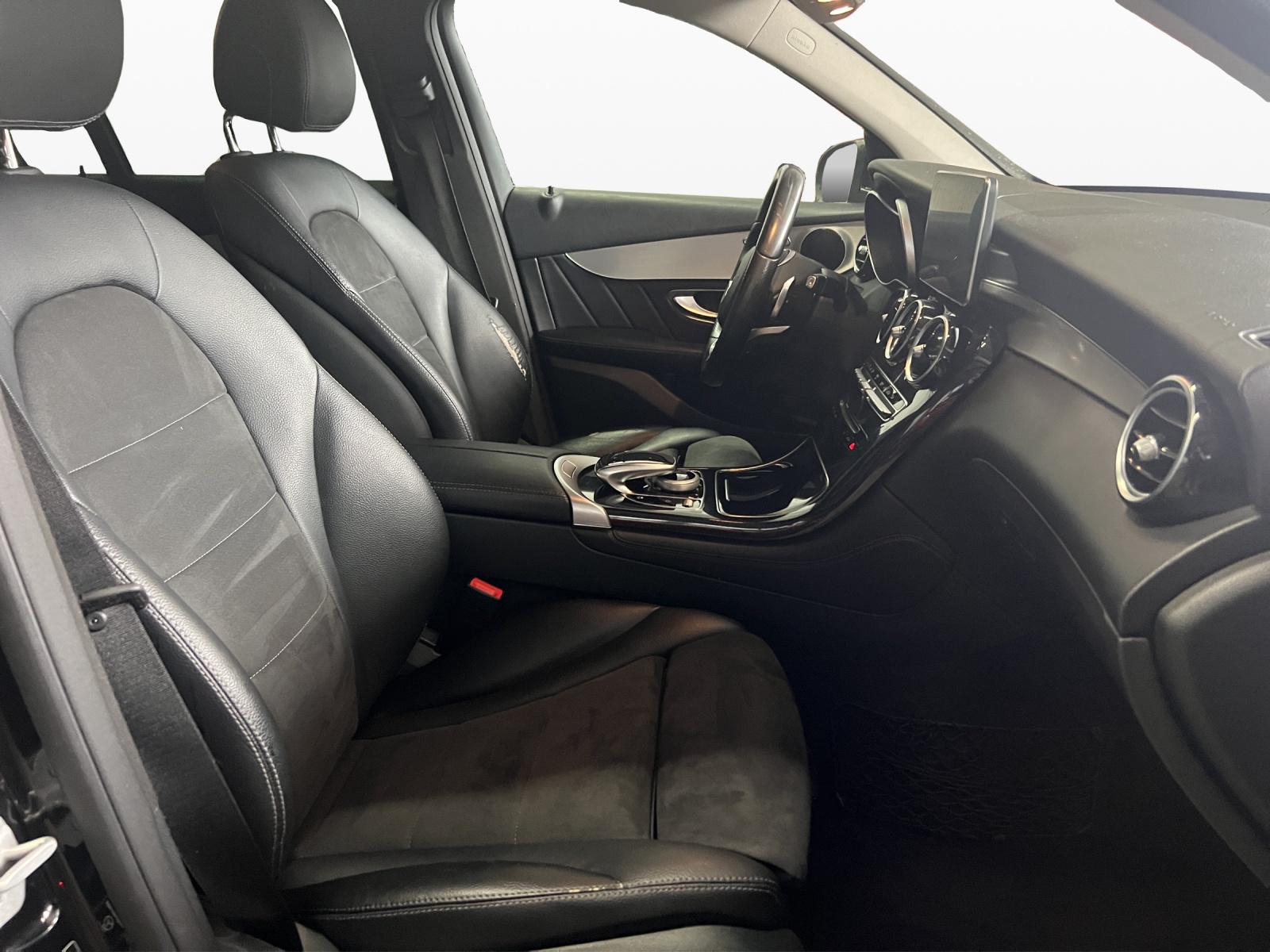 MERCEDES-BENZ GLC 250d Off-Road 4Matic 9G-Tronic-image-14