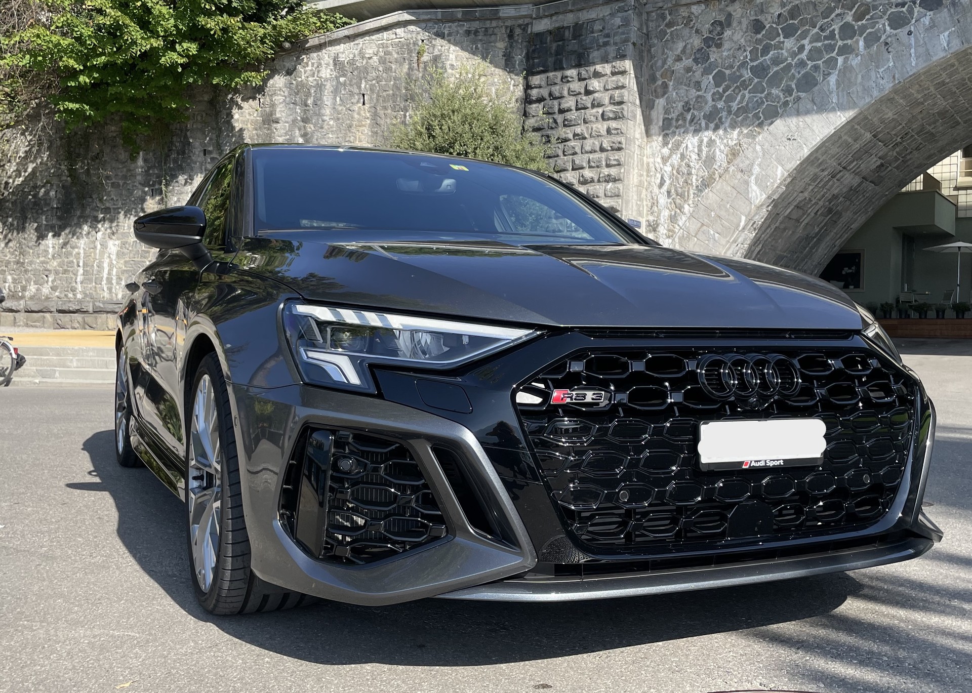 AUDI RS3 Sportback 2.5 TSI quattro S-tronic-image-2