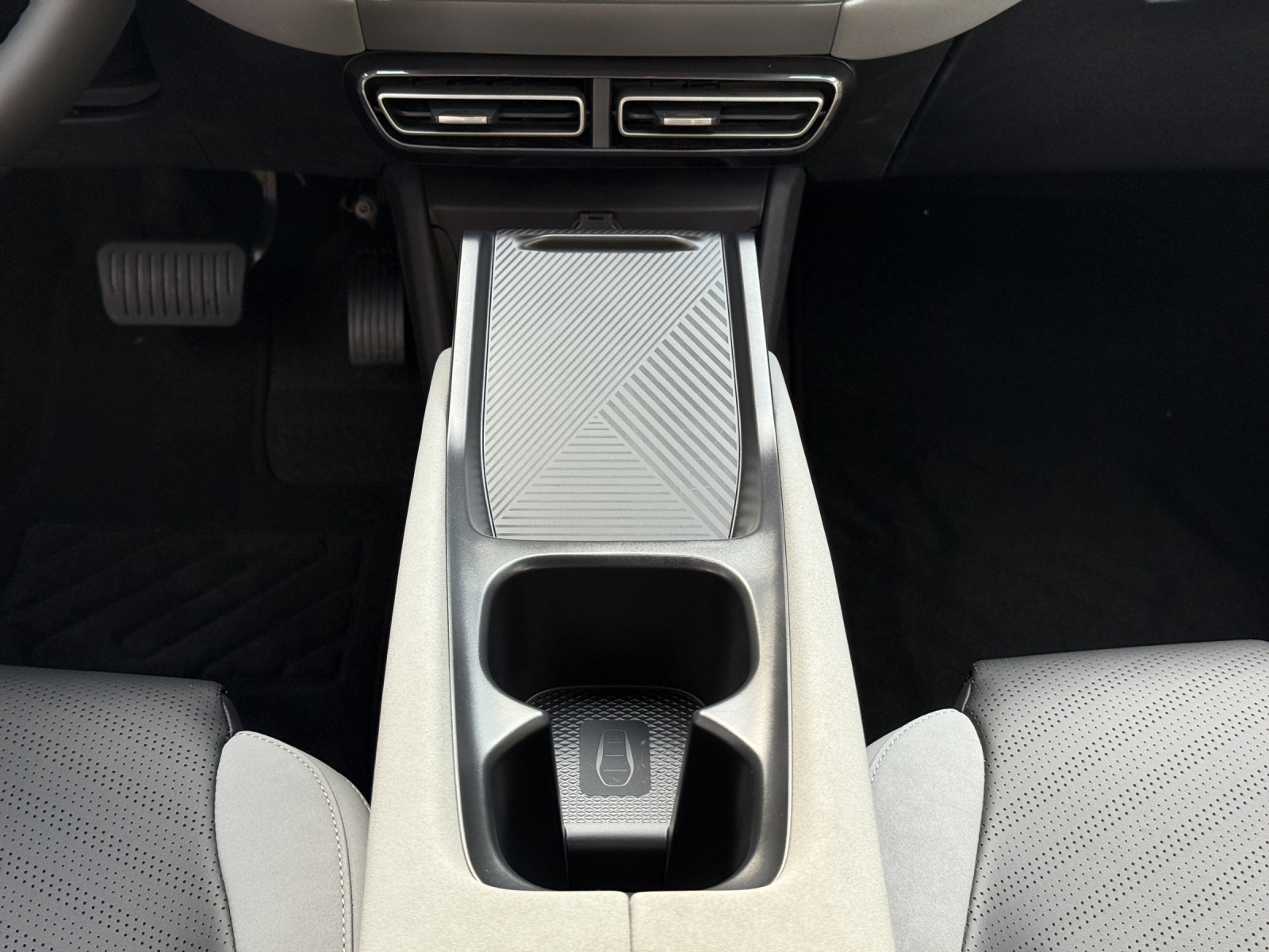 BYD Dolphin Surf 30 kWh Active-image-16