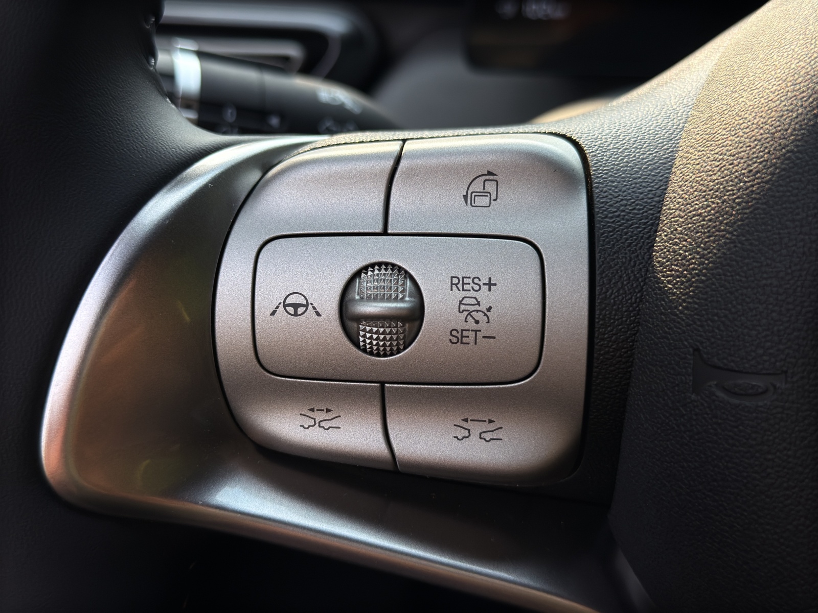 BYD Dolphin Surf 30 kWh Active-image-22