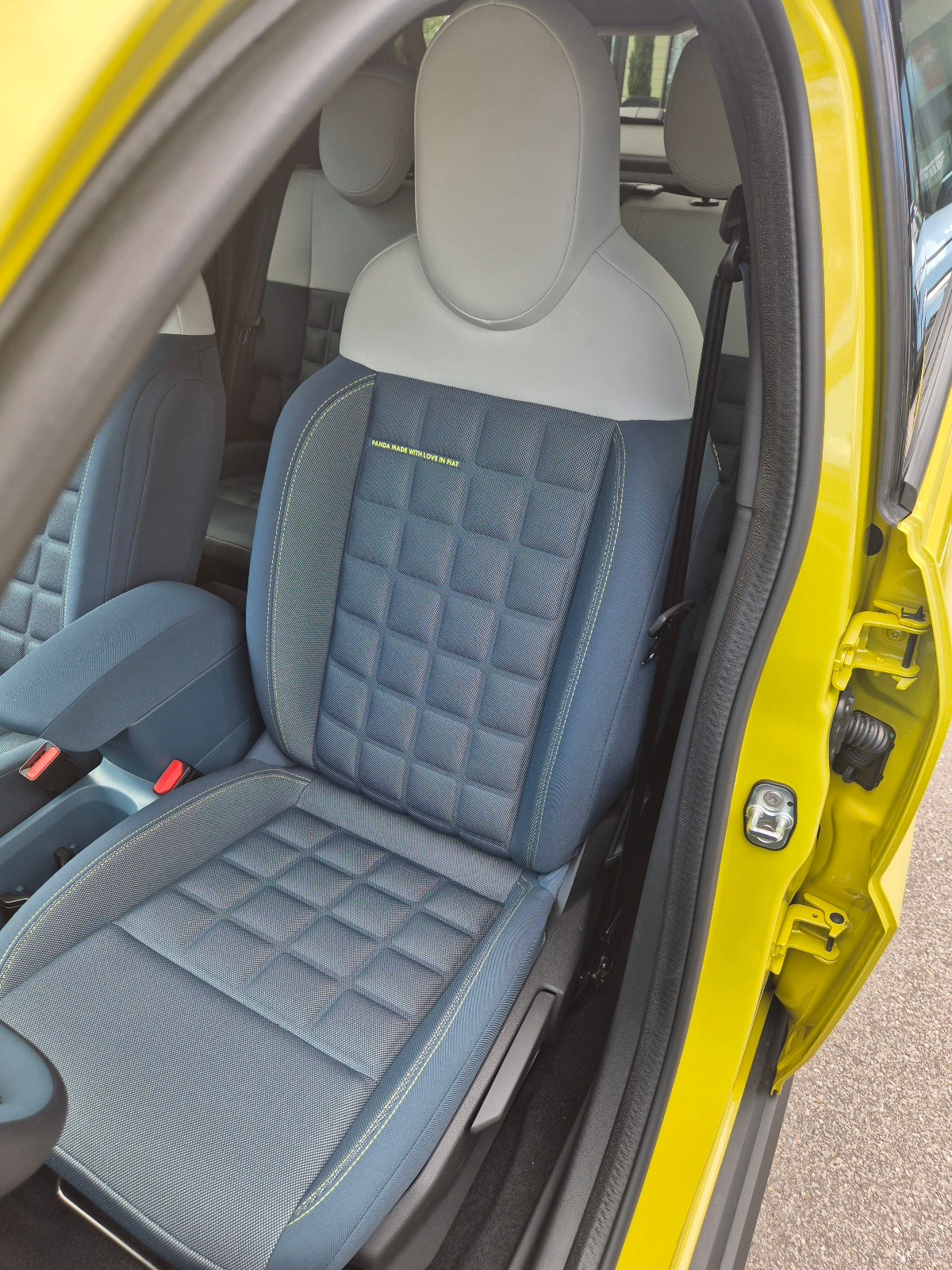 FIAT Grande Panda Elektro La Prima-image-8