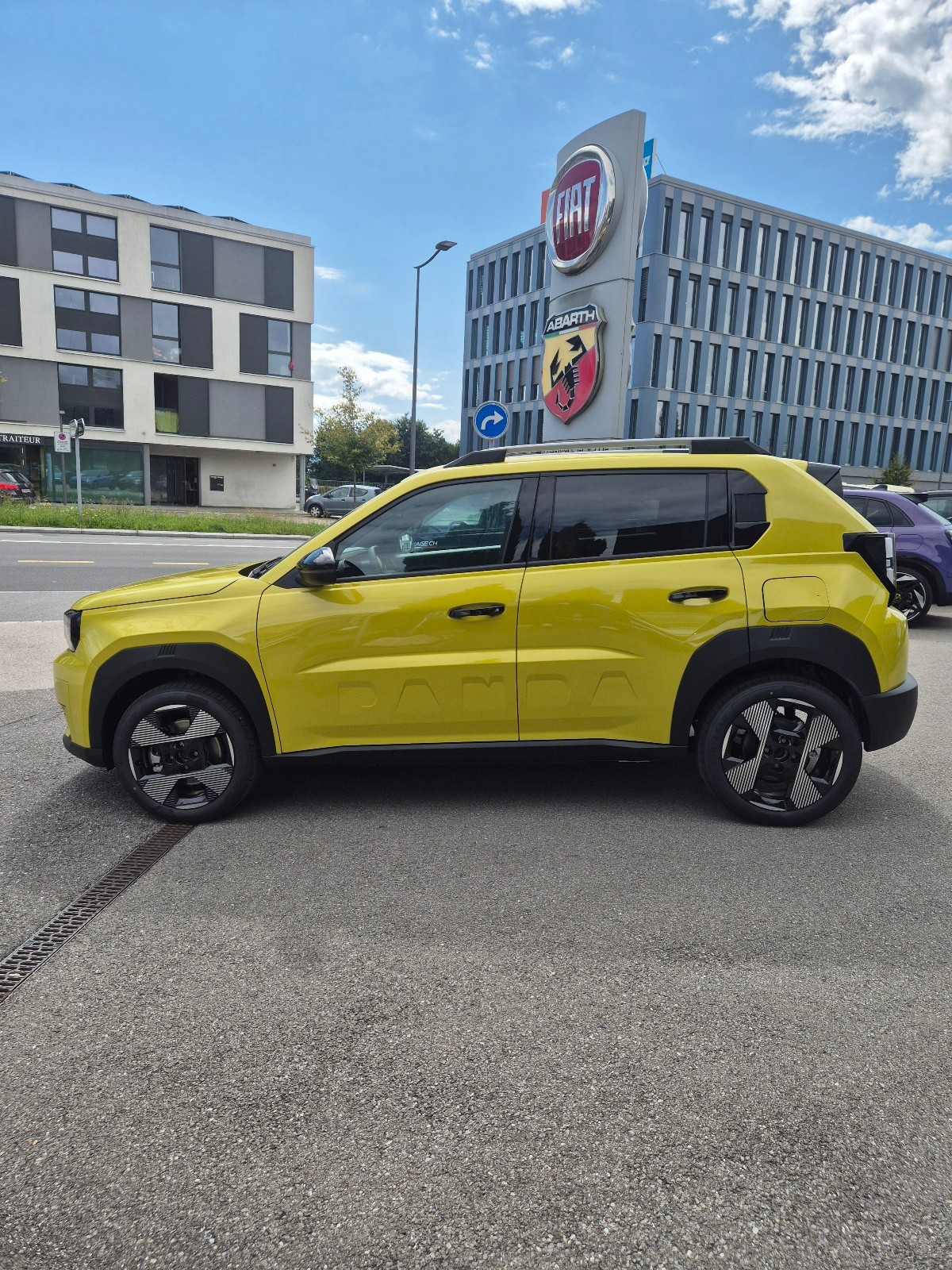 FIAT Grande Panda Elektro La Prima-image-4