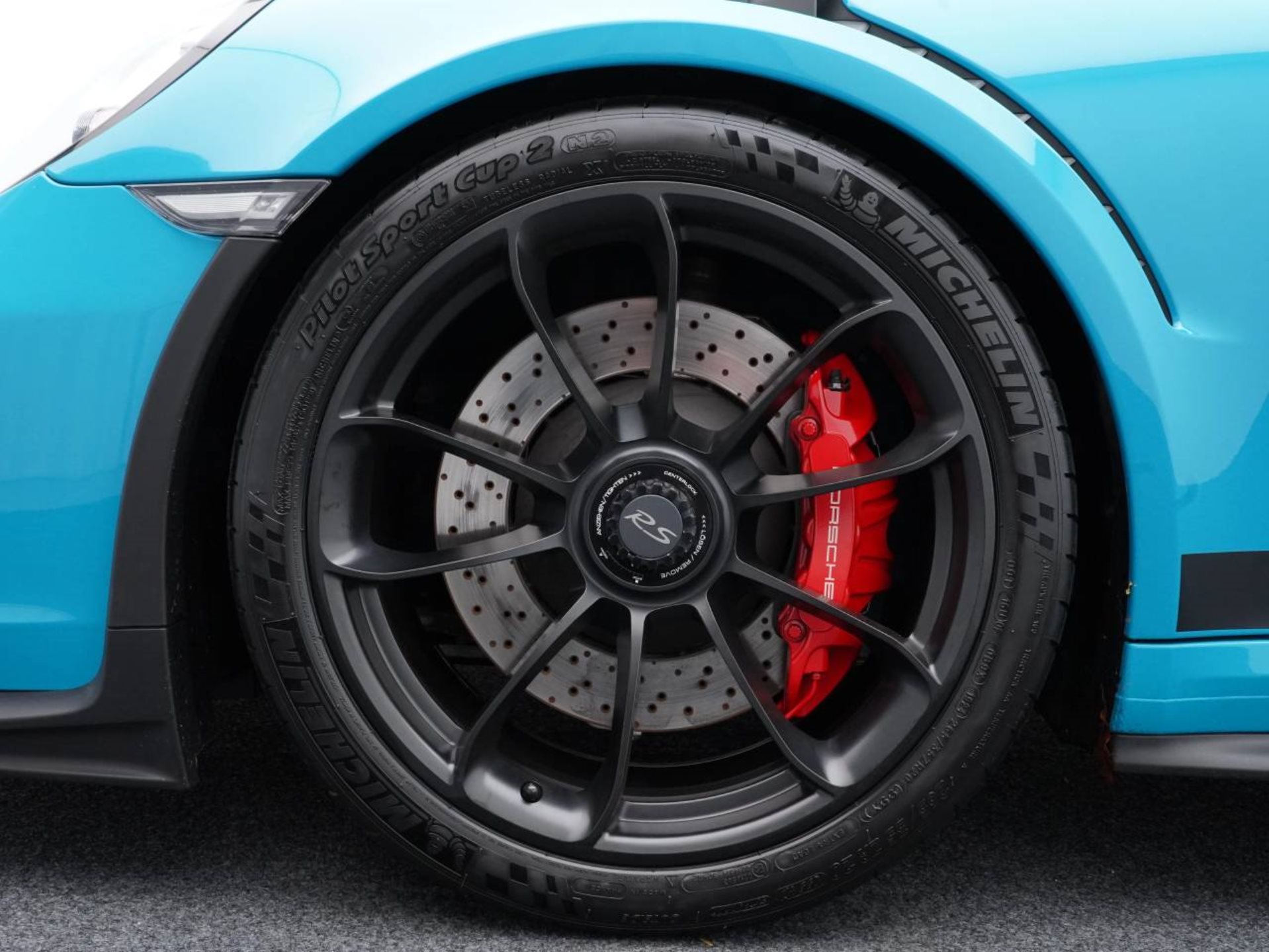 PORSCHE 911 GT3 RS-image-10