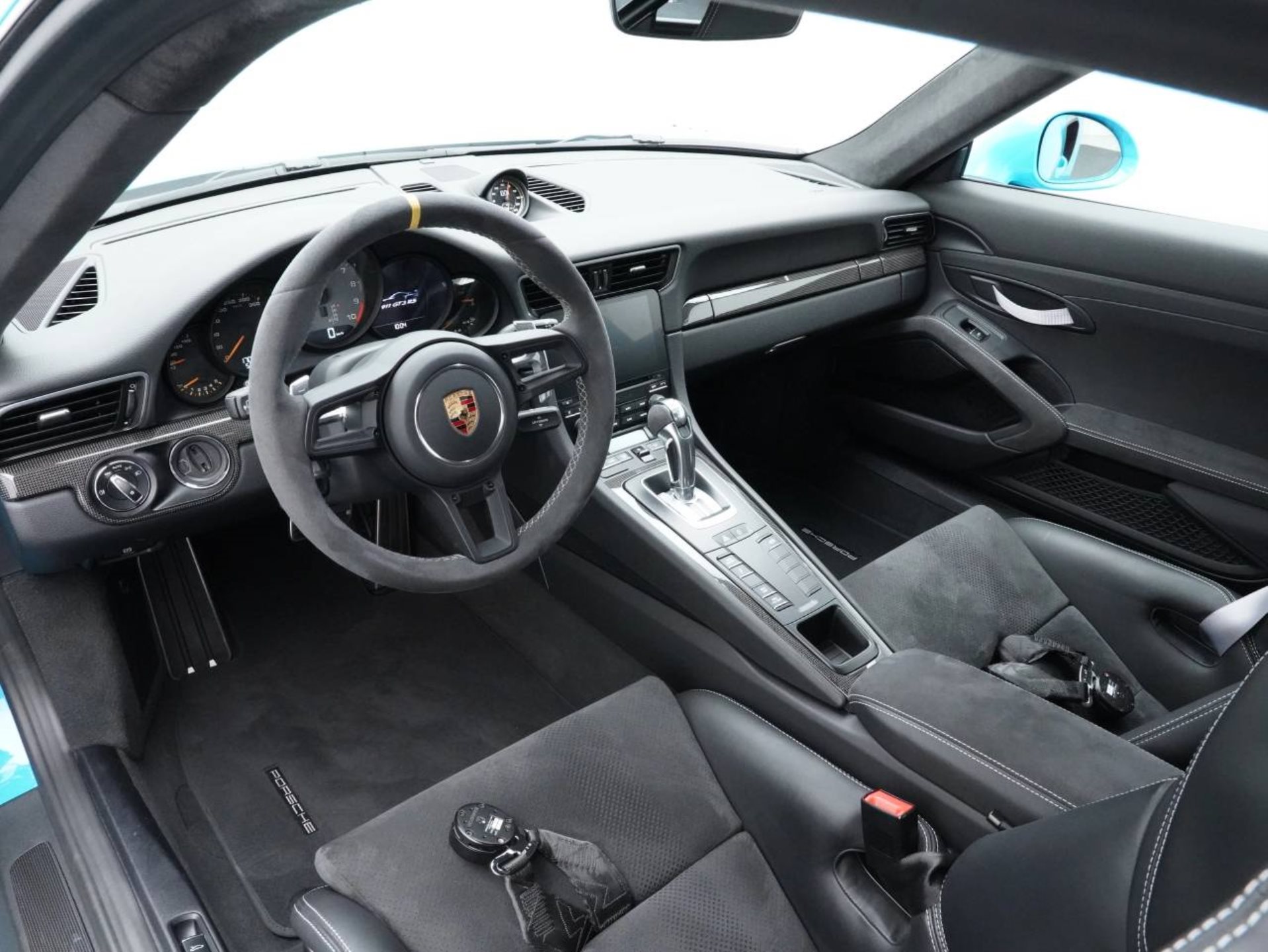 PORSCHE 911 GT3 RS-image-14