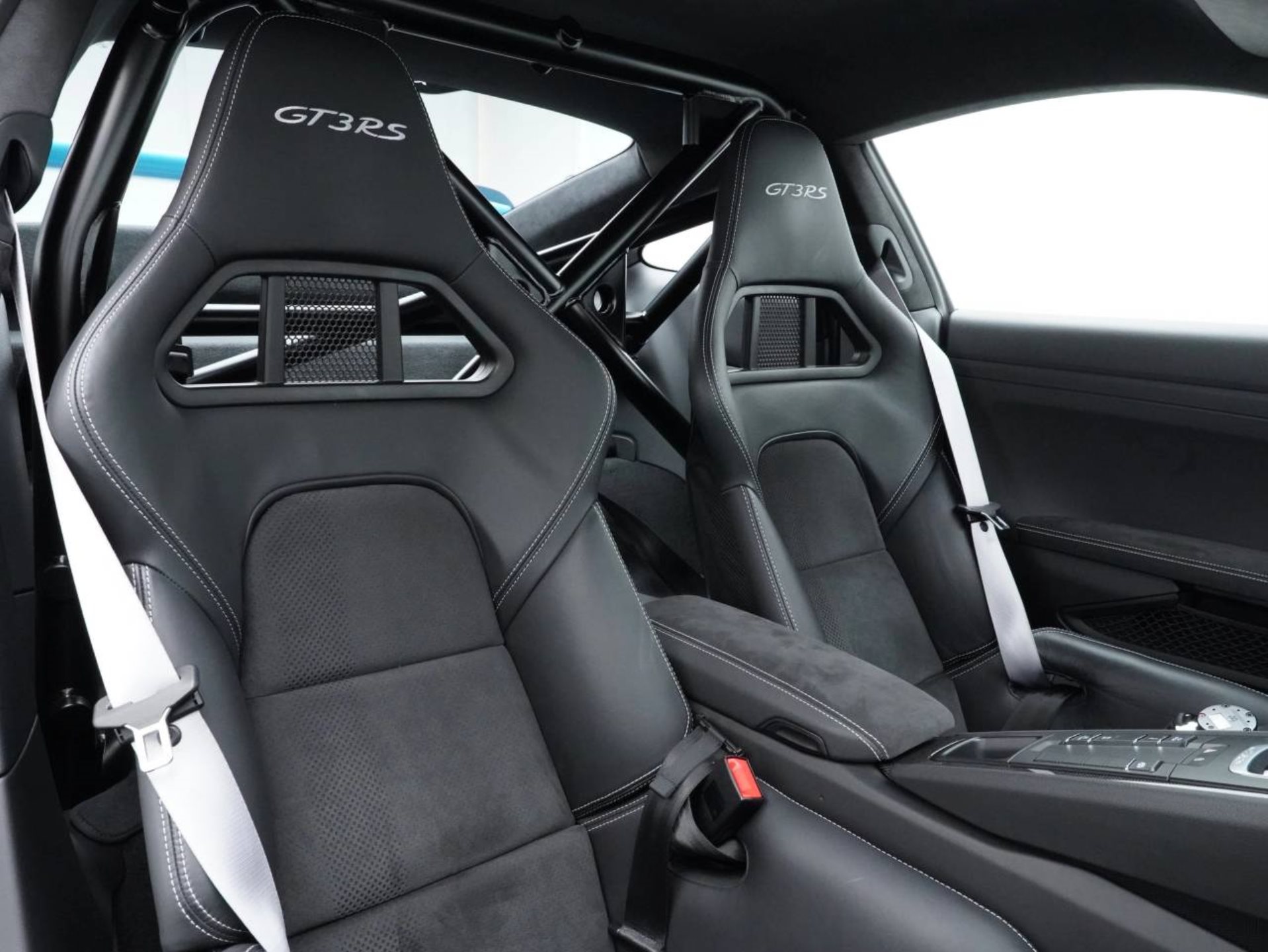 PORSCHE 911 GT3 RS-image-26