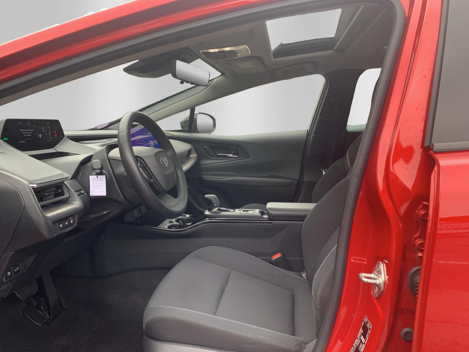 TOYOTA Prius 2.0 Plug-In-Hybrid Style-image-10