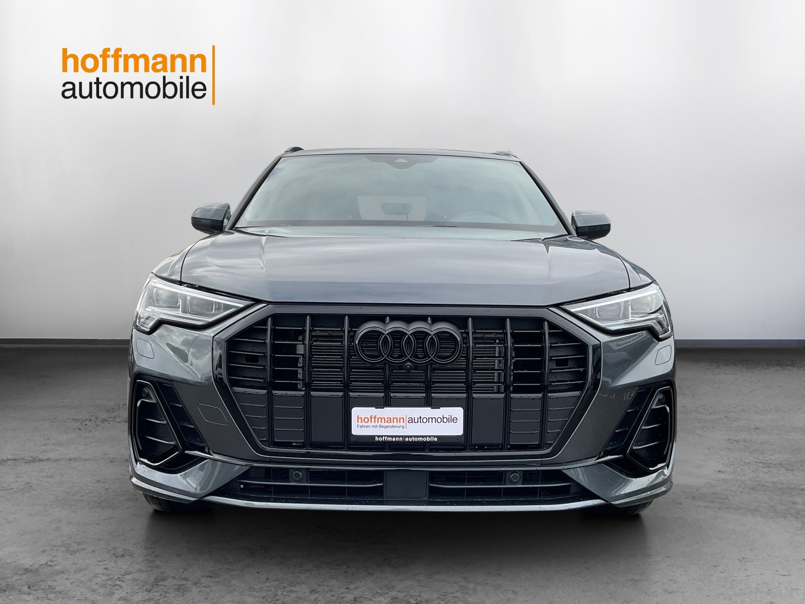 AUDI Q3 35 TFSI S line Attraction S-tronic-showroom-element-1