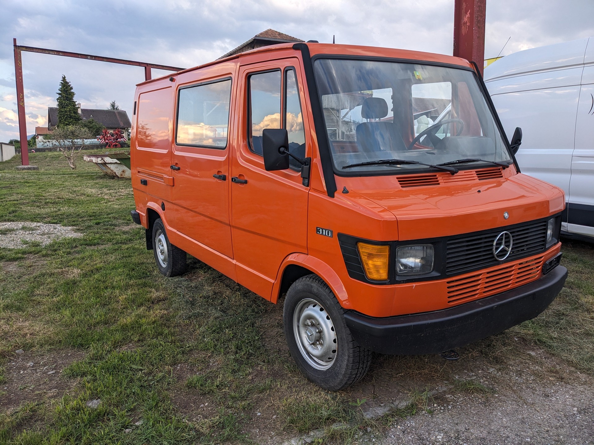 MERCEDES-BENZ 310 (602/35) 602066